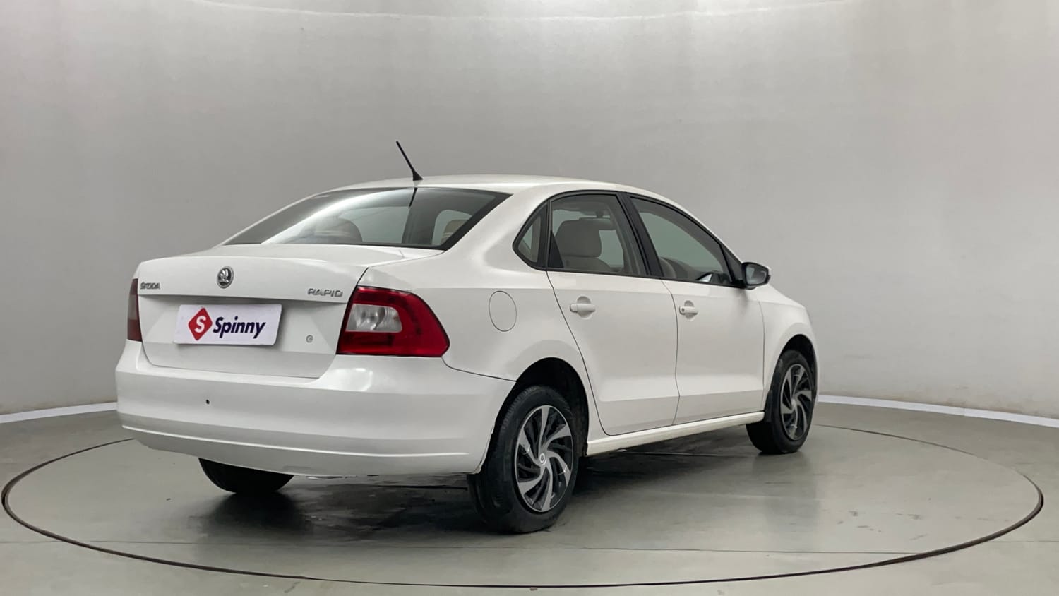 Used 2016 Skoda Rapid 1.6 MPI Active Petrol Manual exterior RIGHT REAR CORNER VIEW