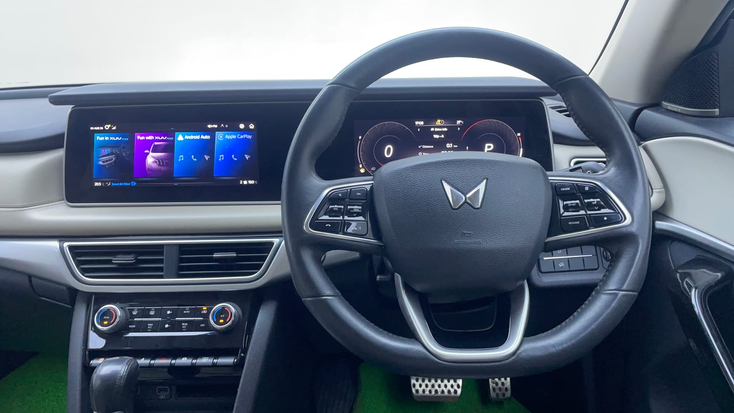 Used 2021 Mahindra XUV700 AX 7 Petrol AT Luxury Pack 7 STR Petrol Automatic interior STEERING VIEW