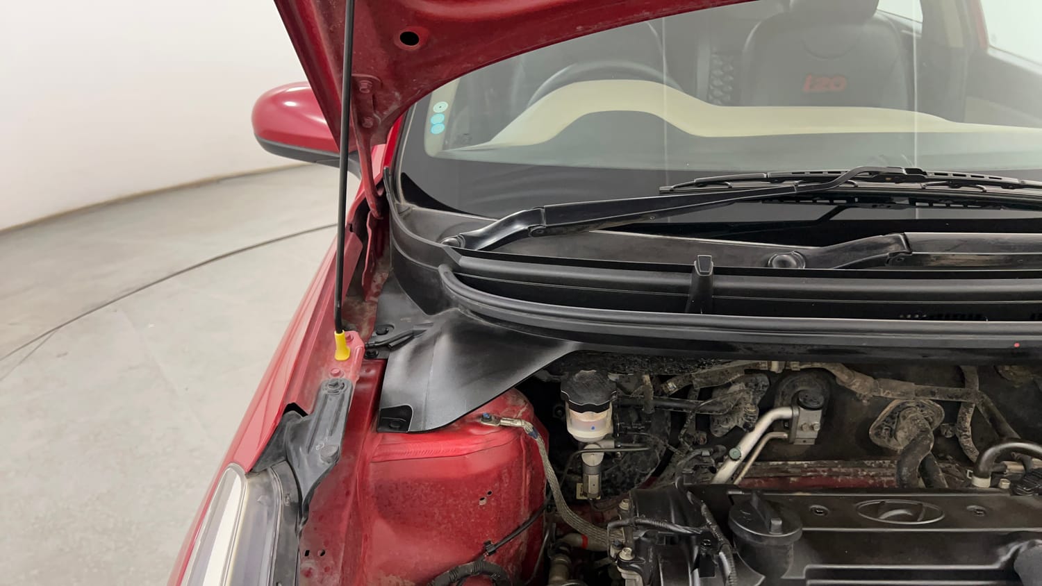 Used 2018 Hyundai Elite i20 Magna Executive 1.2 Petrol Manual engine ENGINE RIGHT SIDE HINGE & APRON VIEW