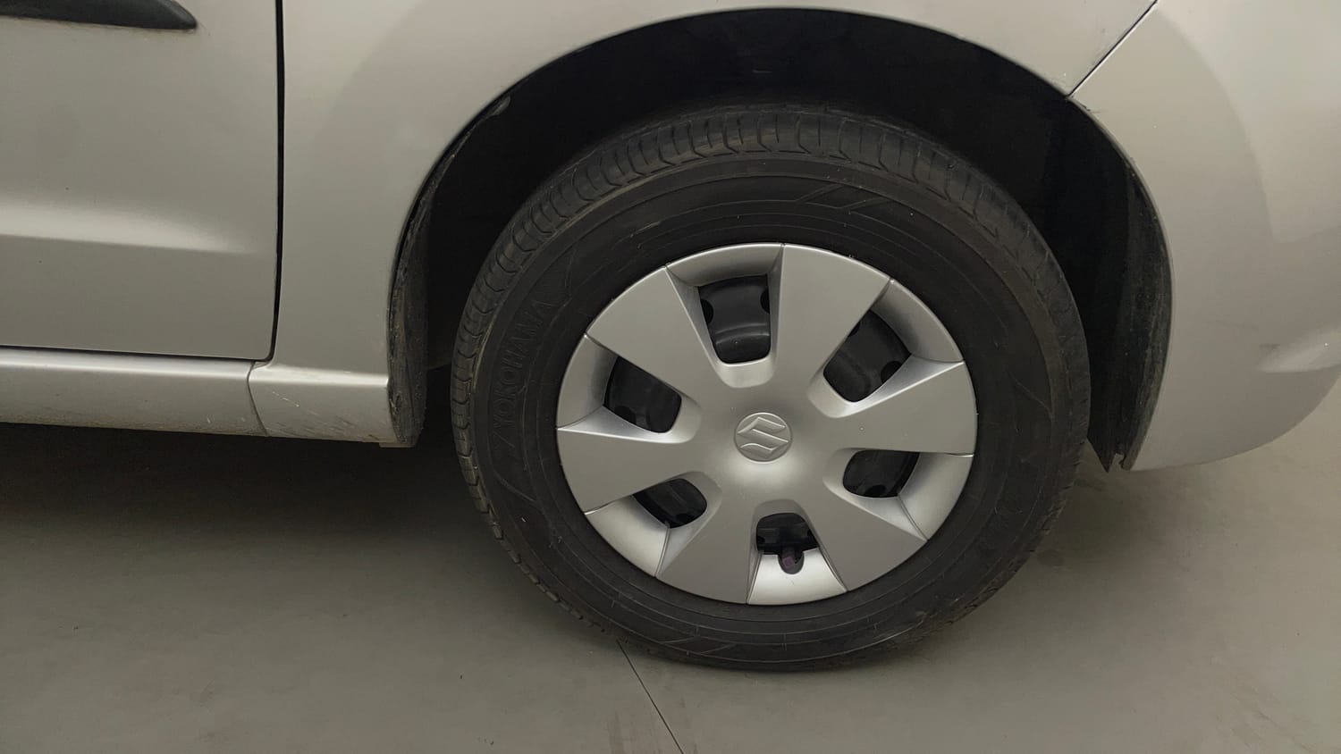 Used 2013 Maruti Suzuki A-Star VXI AT Petrol Automatic tyres RIGHT FRONT TYRE RIM VIEW