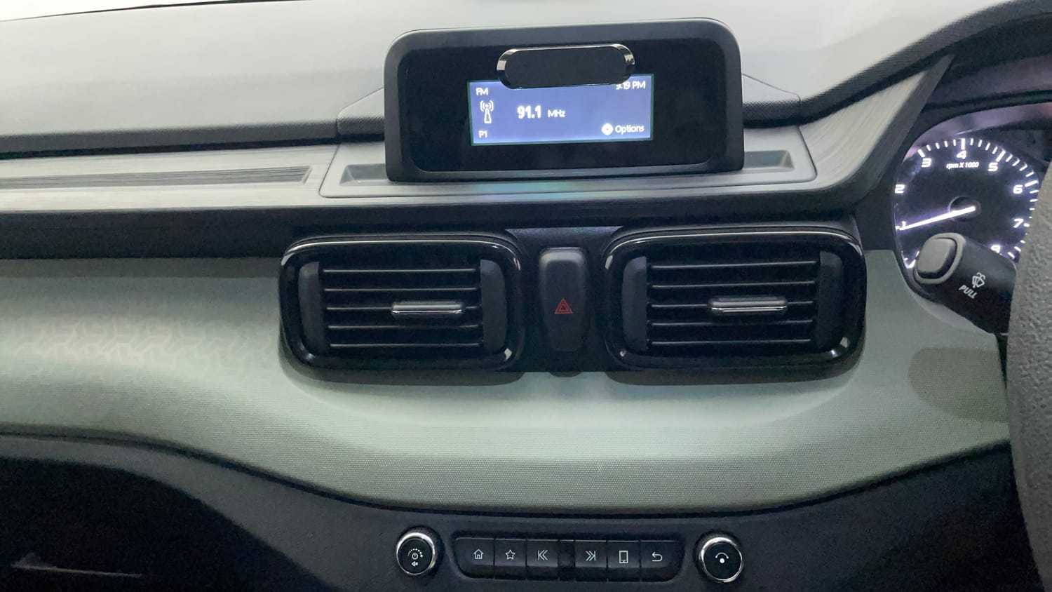 Used 2022 Tata Punch Adventure MT Petrol Manual top_features Integrated (in-dash) music system