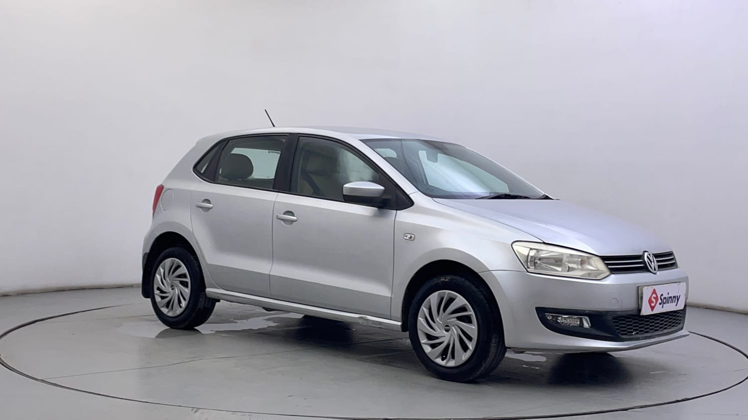 Used 2013 Volkswagen Polo Comfortline 1.2L (P) Petrol Manual exterior RIGHT FRONT CORNER VIEW