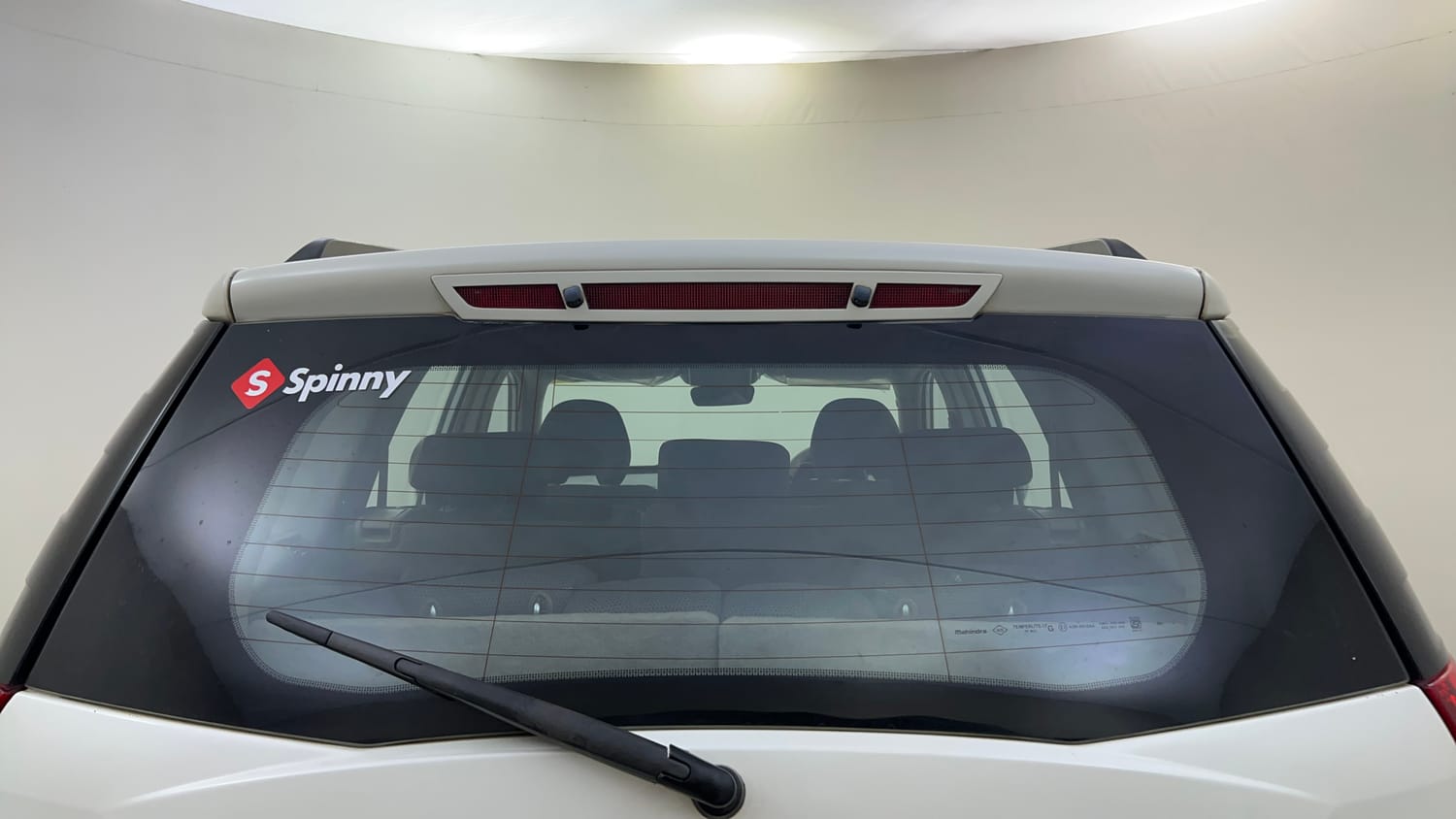 Used 2018 Mahindra XUV500 W6 Diesel Manual exterior BACK WINDSHIELD VIEW