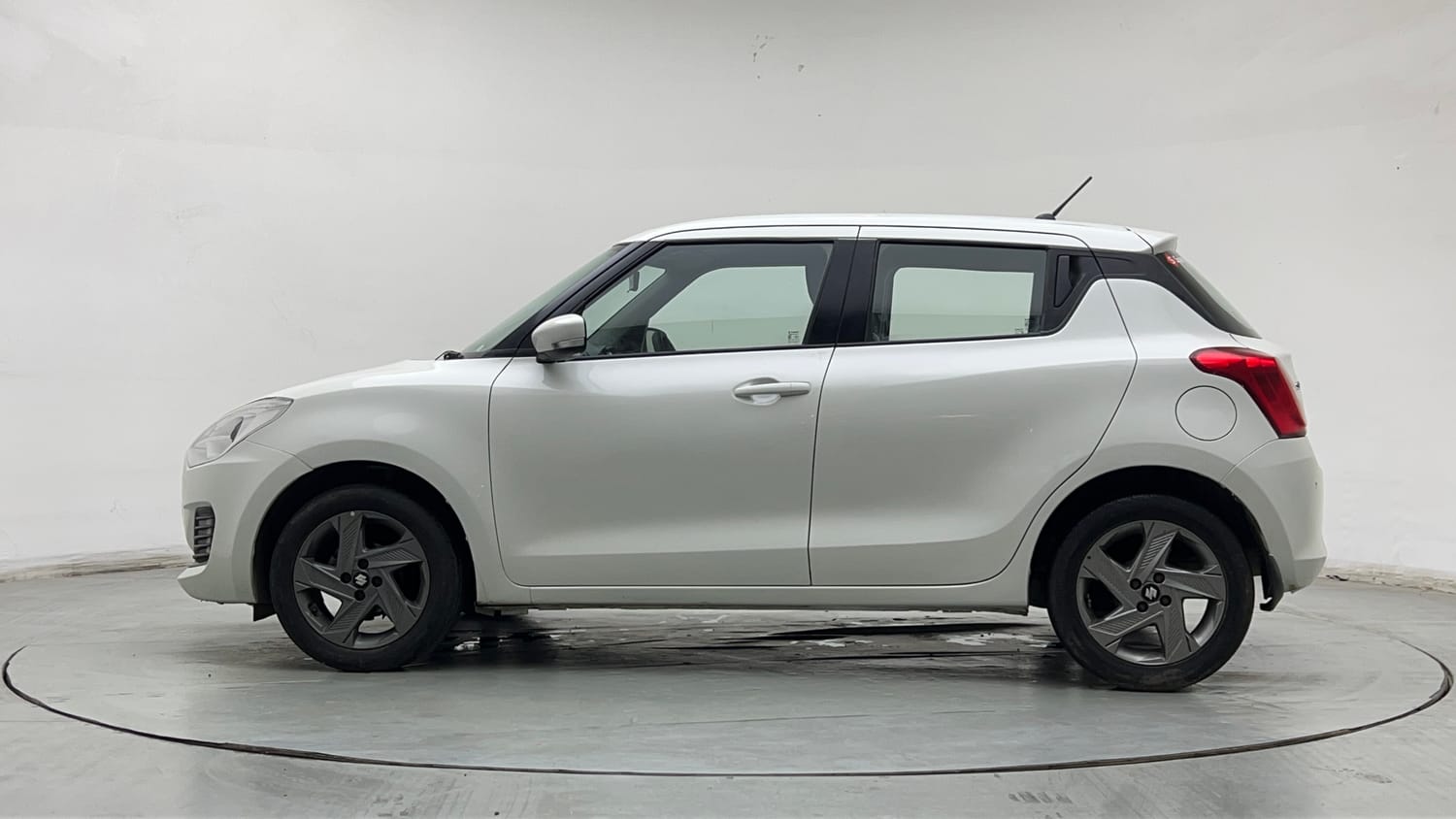 Used 2020 Maruti Suzuki Swift VXI CNG (Outside Fitted) Cng Manual exterior LEFT SIDE VIEW