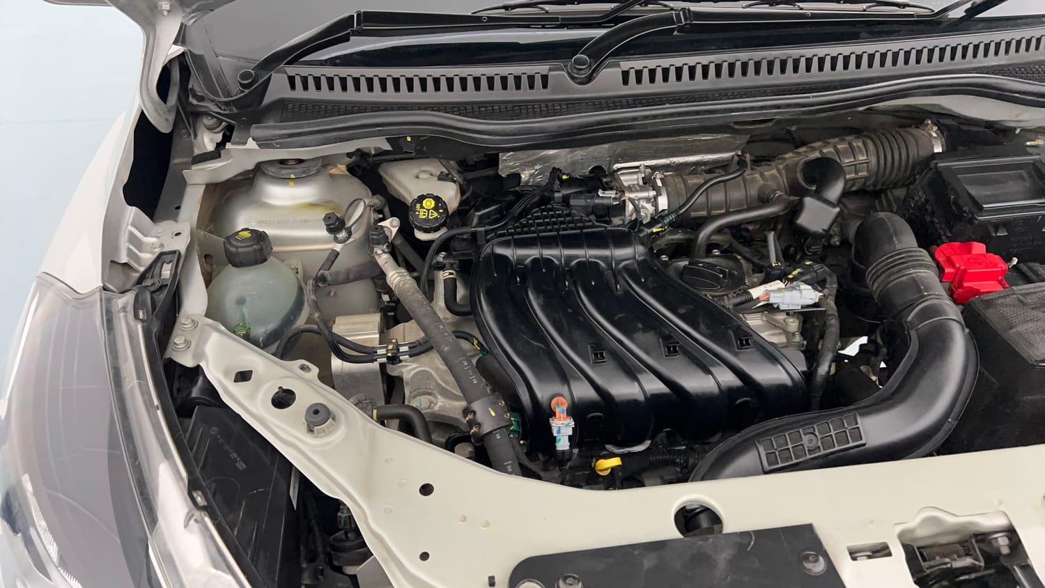 Used 2021 Nissan Kicks XV 1.5 Petrol Manual engine ENGINE RIGHT SIDE VIEW