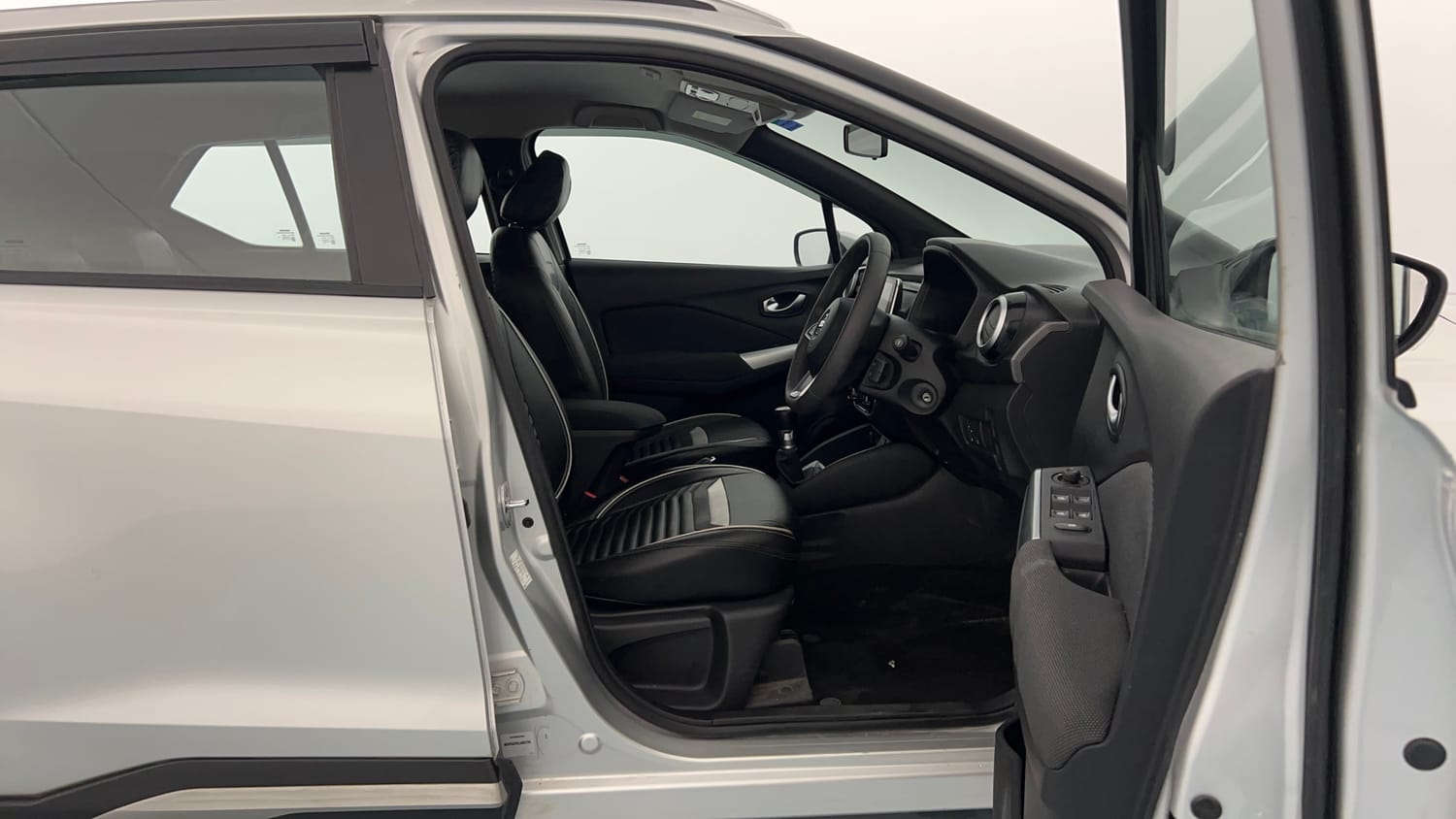 Used 2021 Nissan Kicks XV 1.5 Petrol Manual interior RIGHT SIDE FRONT DOOR CABIN VIEW