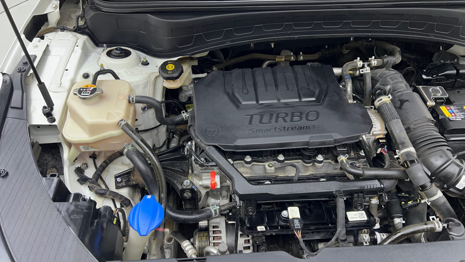 Used 2025 Kia Seltos GTX Plus 1.5 Turbo Petrol DCT Petrol Automatic engine ENGINE RIGHT SIDE VIEW