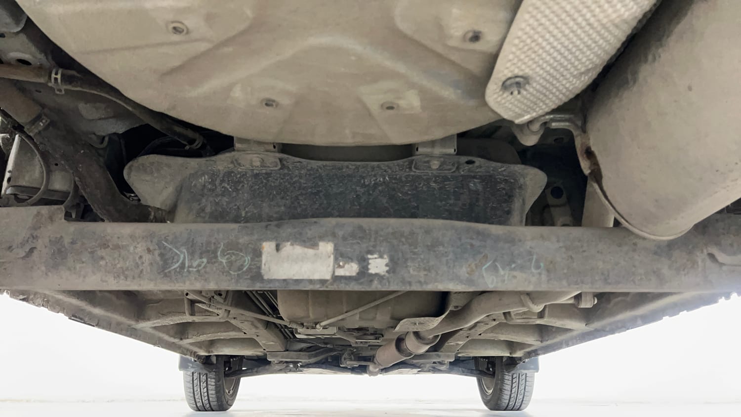 Used 2017 Mahindra KUV100 K8 6 STR Petrol Manual extra REAR UNDERBODY VIEW (TAKEN FROM REAR)