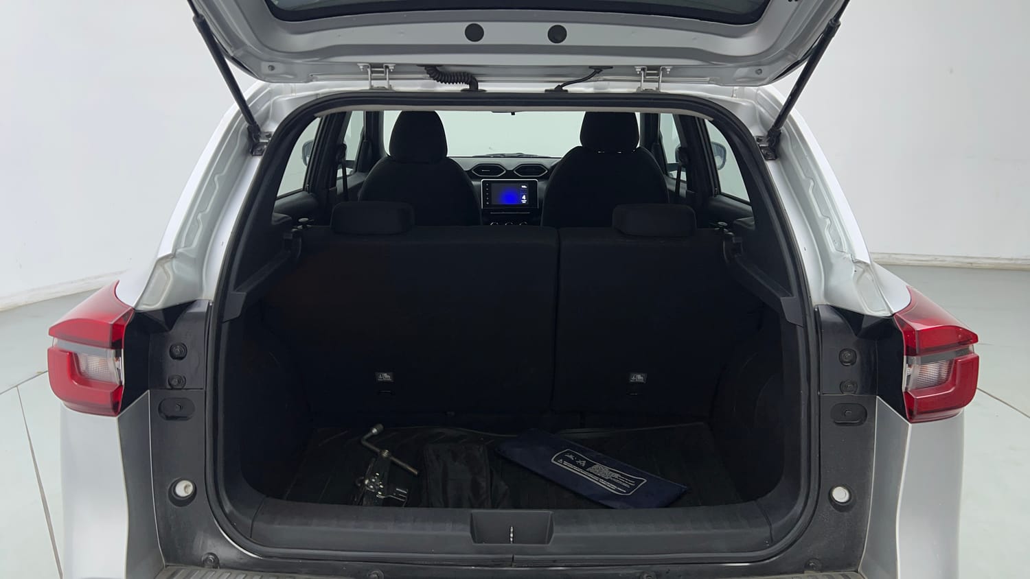 Used 2021 Nissan Magnite XV Premium Turbo Petrol Manual interior DICKY INSIDE VIEW