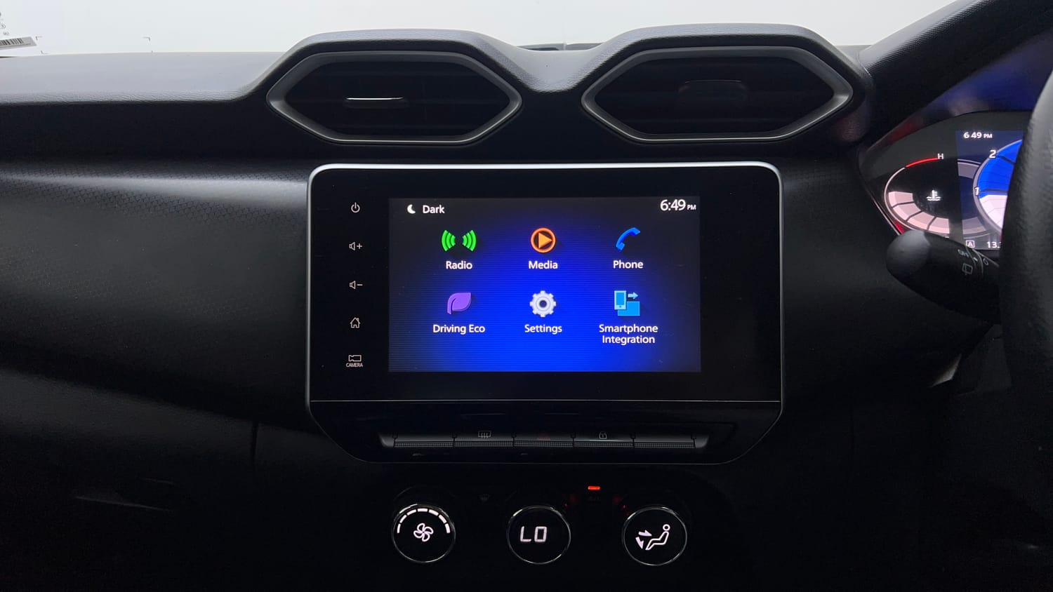 Used 2021 Nissan Magnite XV Premium Turbo Petrol Manual top_features Integrated (in-dash) music system