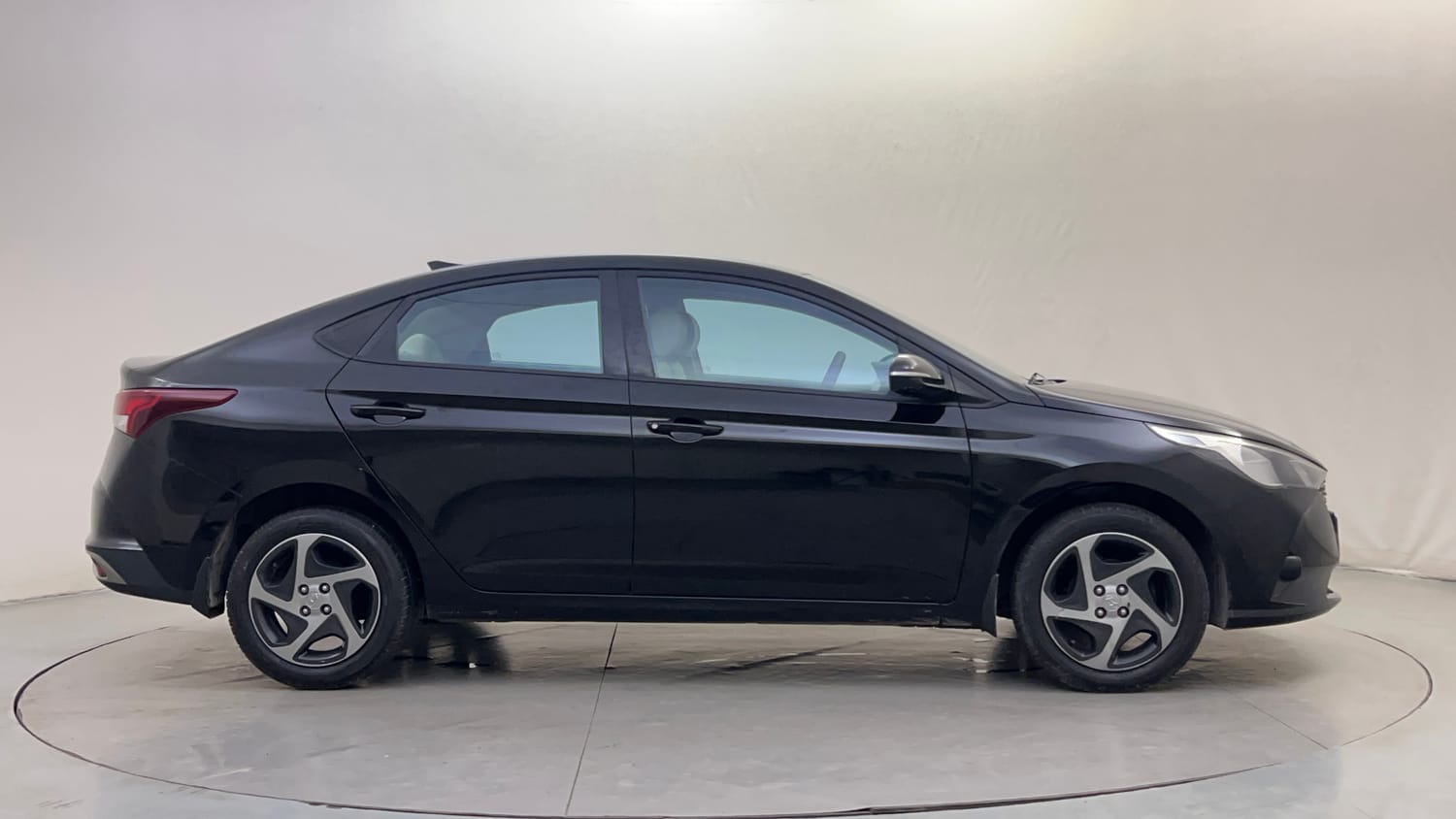 Used 2022 Hyundai Verna S Plus 1.5 VTVT Petrol Manual exterior RIGHT SIDE VIEW