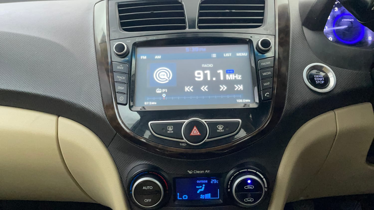 Used 2016 Hyundai Verna 1.6 VTVT SX (O) Petrol Manual interior MUSIC SYSTEM & AC CONTROL VIEW