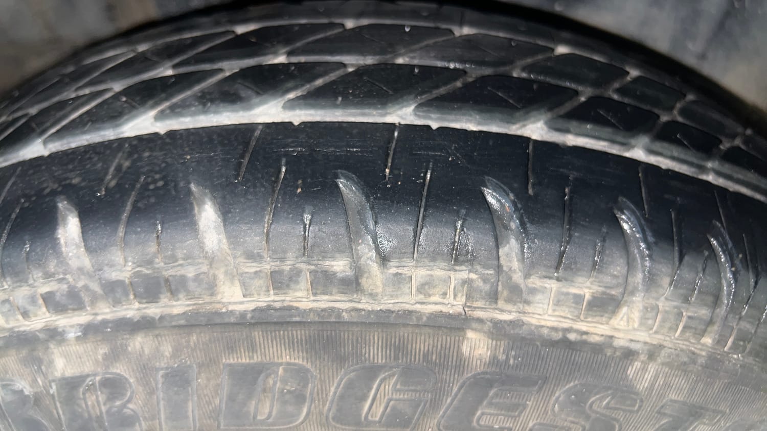 Used 2012 Maruti Suzuki Swift VXi Petrol Manual tyres RIGHT REAR TYRE TREAD VIEW