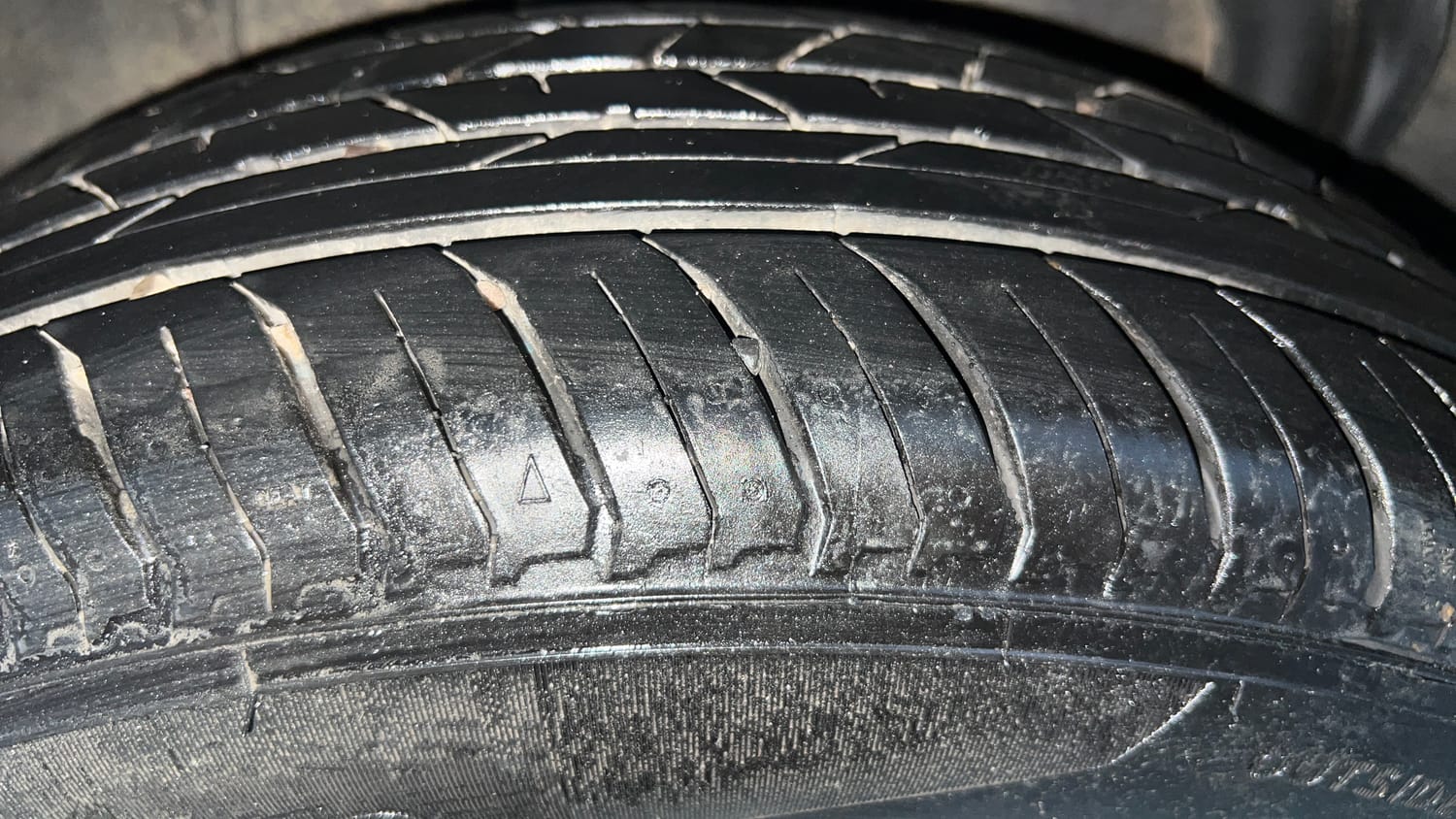 Used 2021 Nissan Magnite XV Premium Turbo Petrol Manual tyres RIGHT REAR TYRE TREAD VIEW