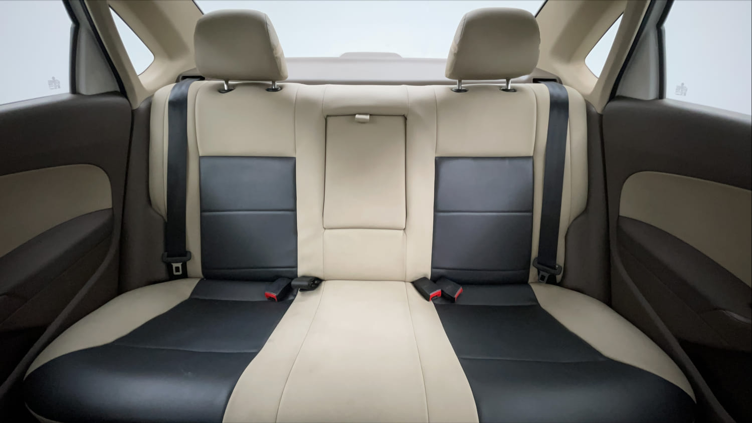 Used 2016 Skoda Rapid 1.6 MPI Active Petrol Manual interior REAR SEAT CONDITION VIEW