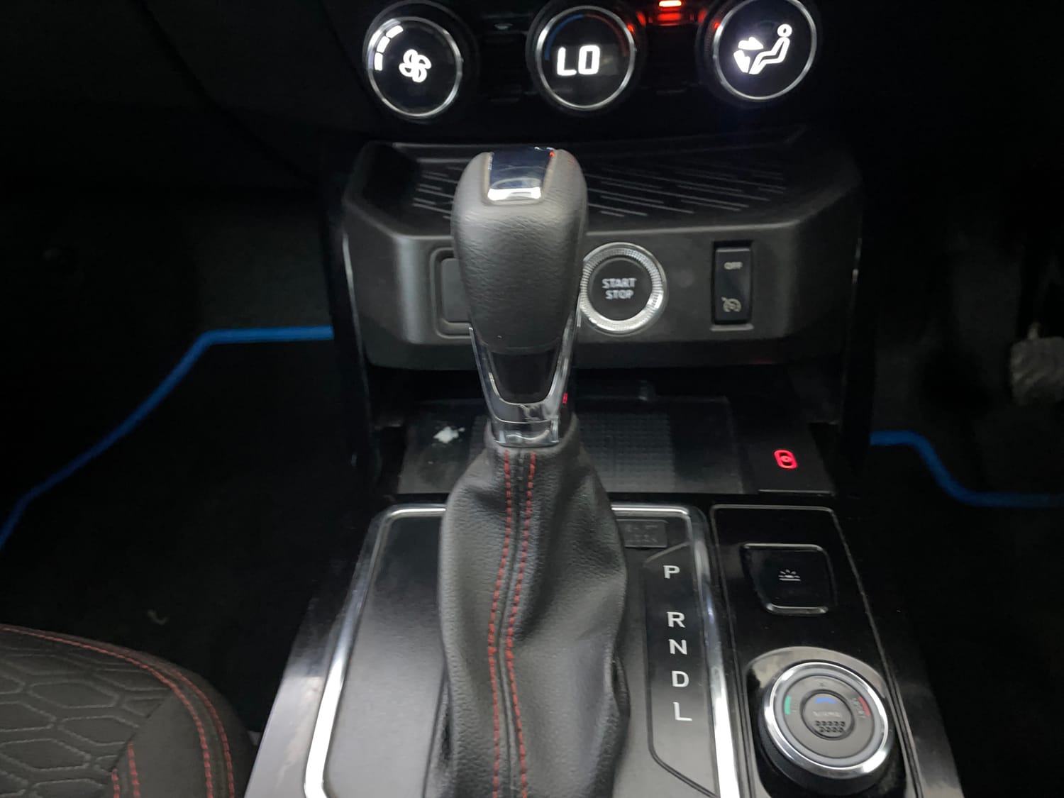 Used 2022 Renault Kiger RXZ AMT Petrol Automatic interior GEAR  KNOB VIEW