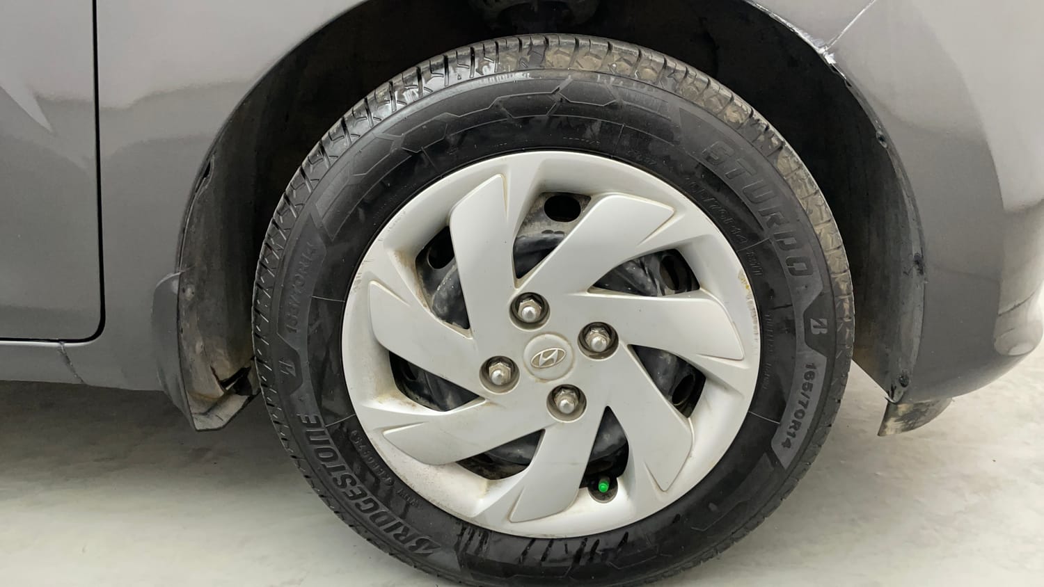 Used 2020 Hyundai Santro Sportz AMT Petrol Automatic tyres RIGHT FRONT TYRE RIM VIEW