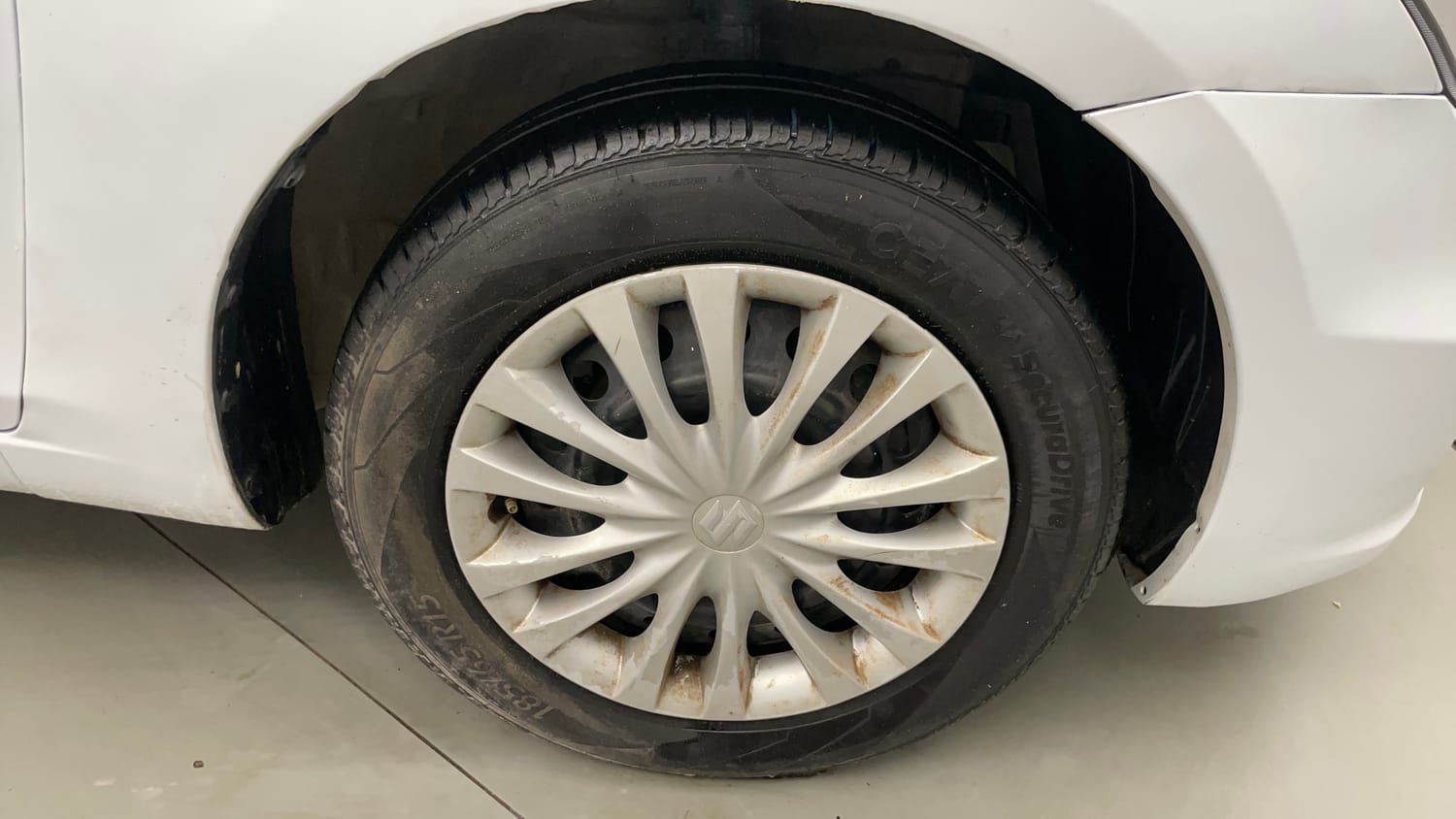 Used 2017 Maruti Suzuki Ciaz VXi+ Petrol Manual tyres RIGHT FRONT TYRE RIM VIEW