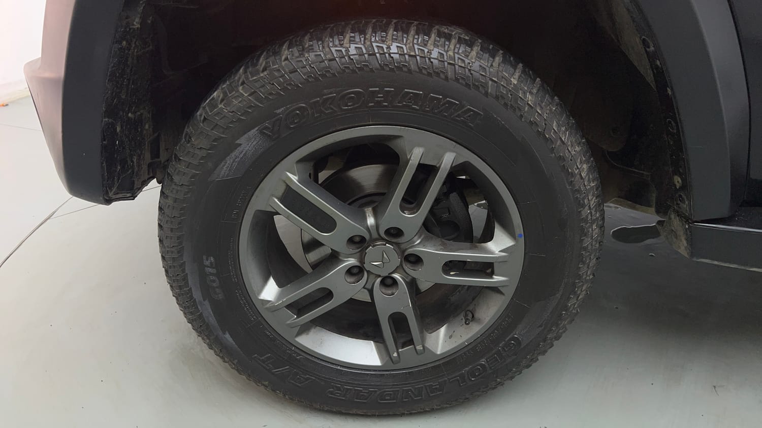 Used 2023 mahindra Thar LX Hard Top Diesel AT 4WD Diesel Automatic tyres LEFT FRONT TYRE RIM VIEW