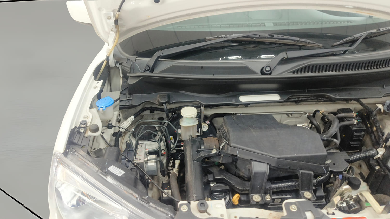 Used 2023 Maruti Suzuki S-Presso VXi Plus (O) AMT Petrol Automatic engine ENGINE RIGHT SIDE HINGE & APRON VIEW