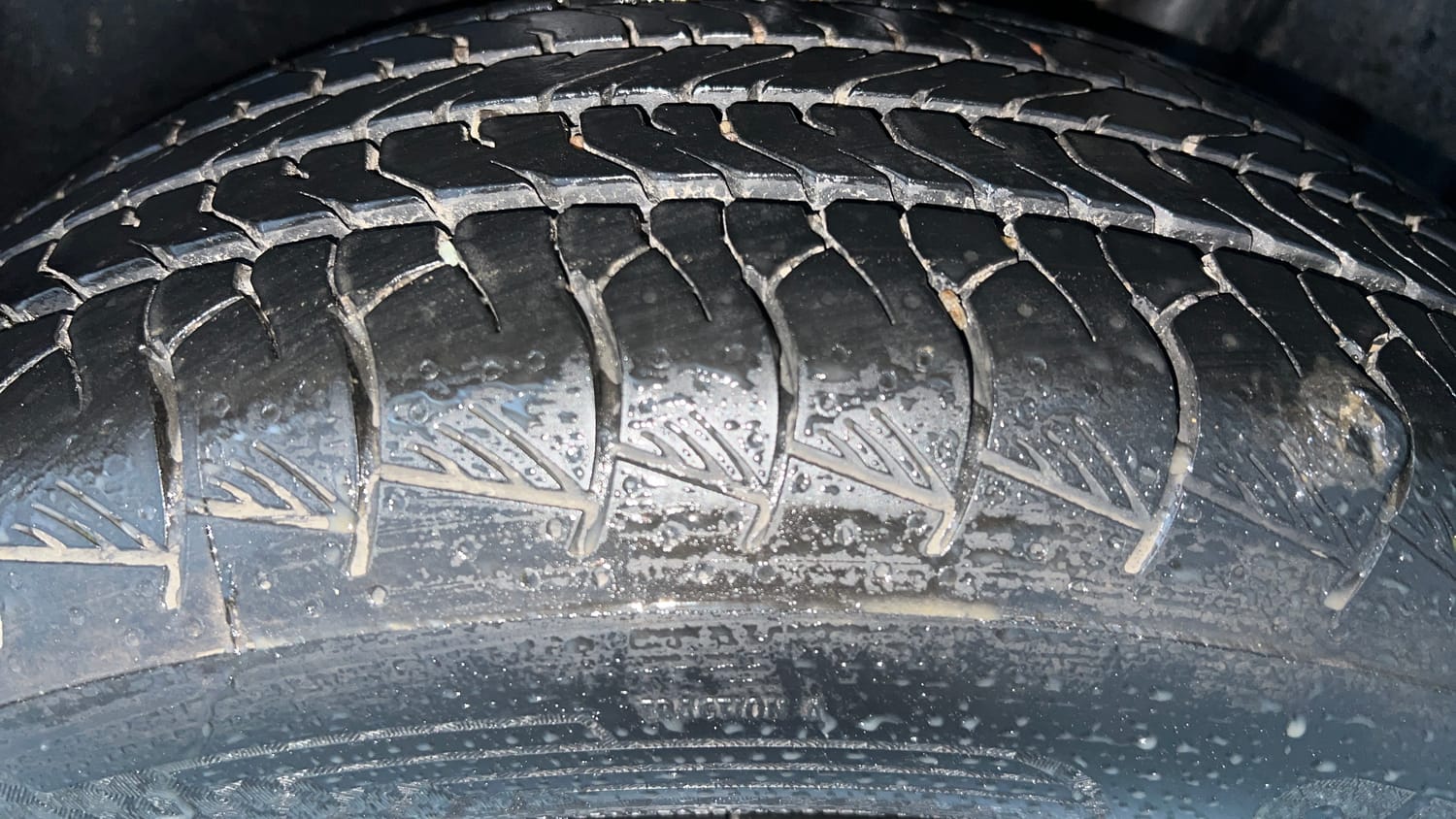 Used 2026 Maruti Suzuki Grand Vitara Delta Smart Hybrid Petrol Manual tyres LEFT REAR TYRE TREAD VIEW