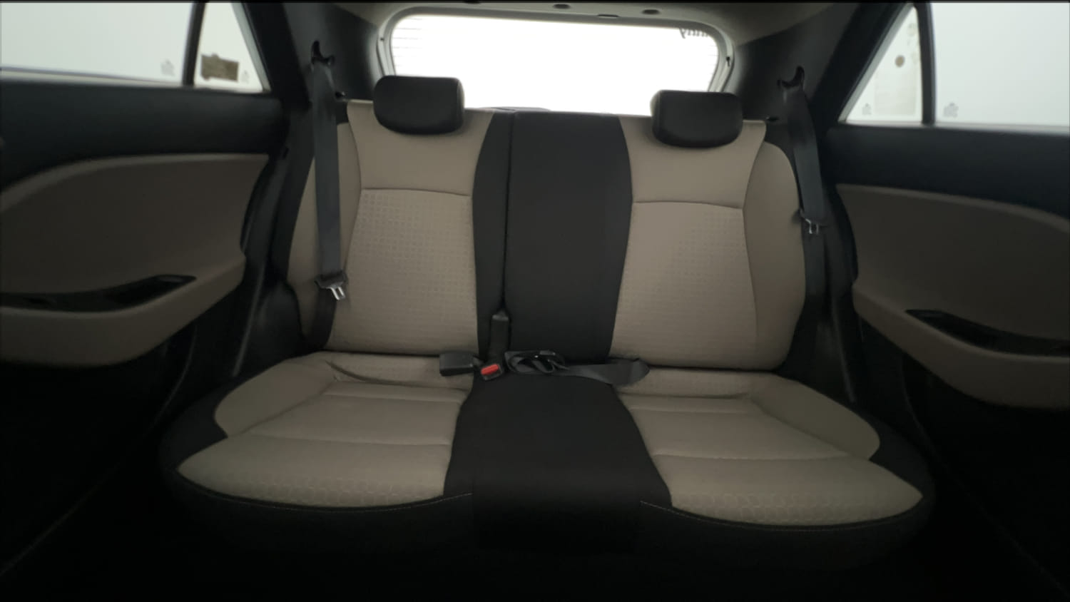 Used 2016 Hyundai Elite i20 Asta 1.2 Petrol Manual interior REAR SEAT CONDITION VIEW