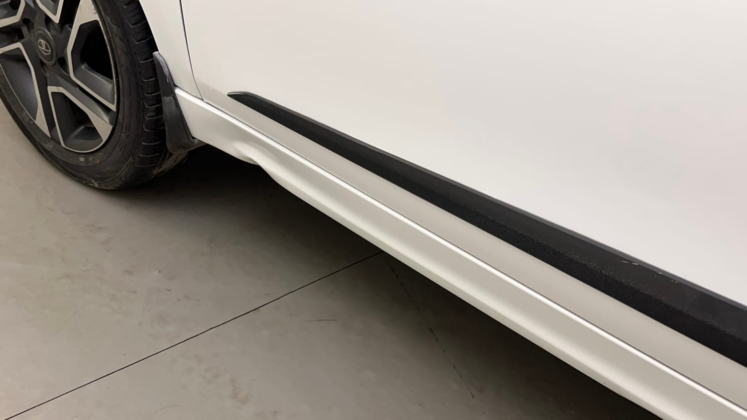 Used 2019 Tata Tiago Revotron XZ Plus Petrol Manual dents MINOR SCRATCH
