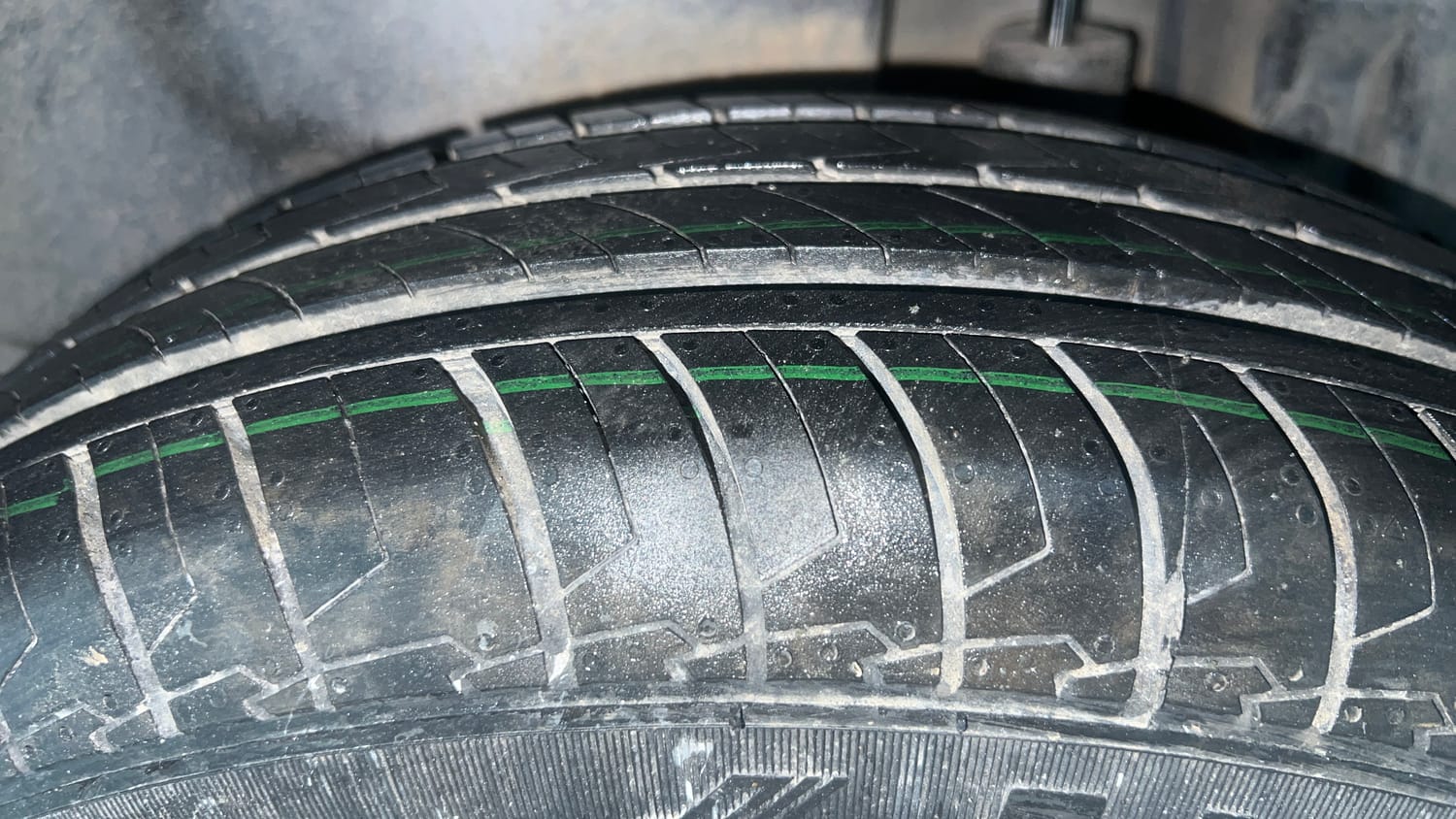 Used 2013 Maruti Suzuki Swift Dzire VXI Petrol Manual tyres LEFT REAR TYRE TREAD VIEW