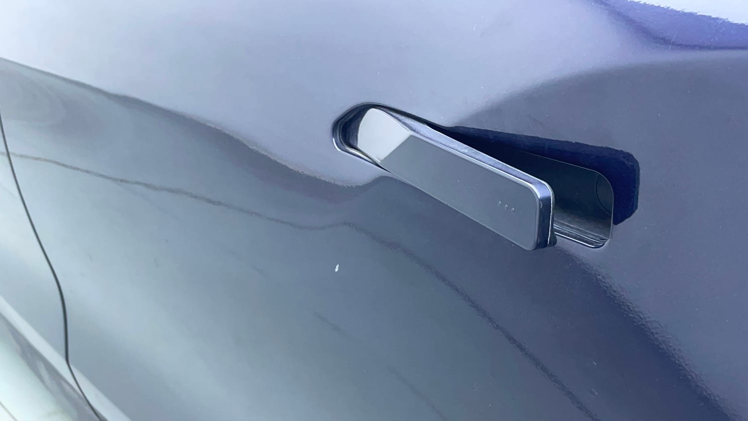 Used 2021 Mahindra XUV700 AX 7 Petrol AT Luxury Pack 7 STR Petrol Automatic dents MINOR DENT