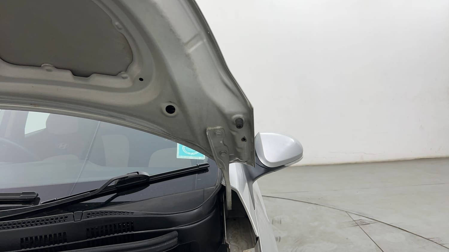 Used 2015 Hyundai Grand i10 Asta AT 1.2 Kappa VTVT Petrol Automatic engine ENGINE LEFT SIDE HINGE & APRON VIEW