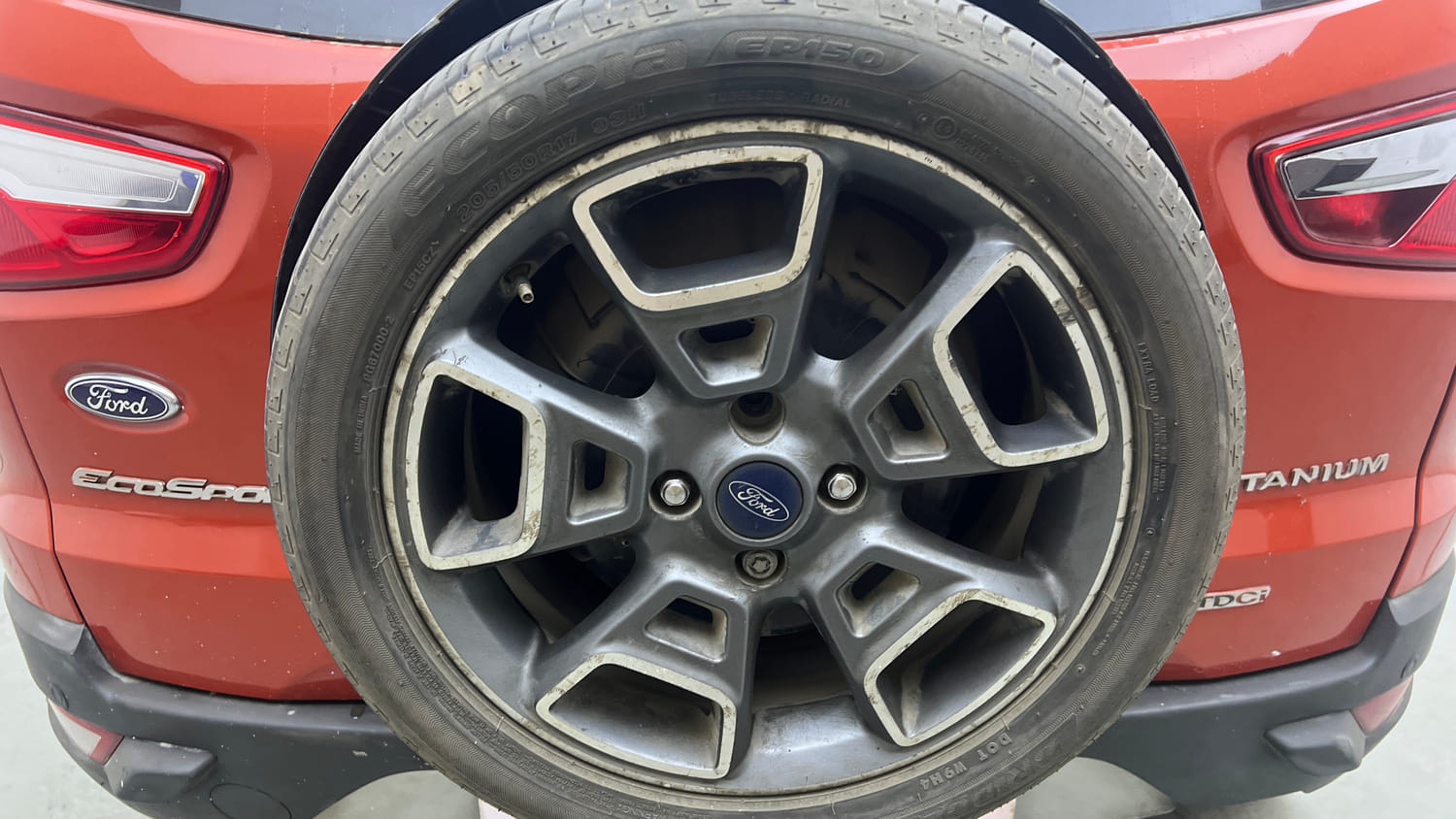 Used 2017 Ford EcoSport Titanium+ 1.5L TDCi Diesel Manual tyres SPARE TYRE VIEW