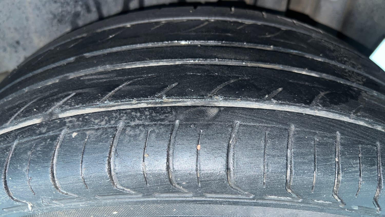 Used 2017 Maruti Suzuki Swift Lxi (O) Petrol Manual tyres LEFT REAR TYRE TREAD VIEW