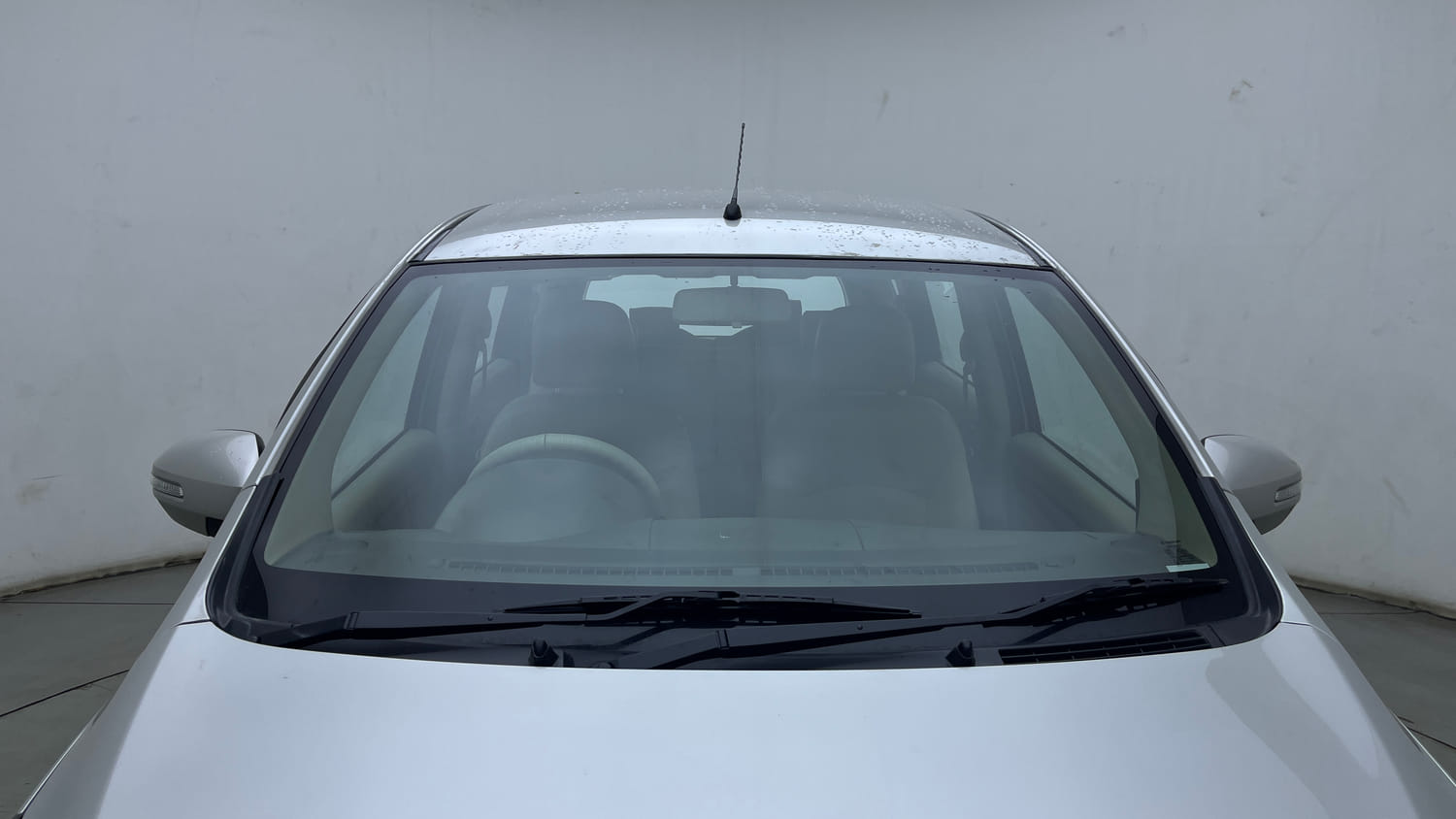 Used 2017 Maruti Suzuki Ertiga VXI Petrol Manual exterior FRONT WINDSHIELD VIEW
