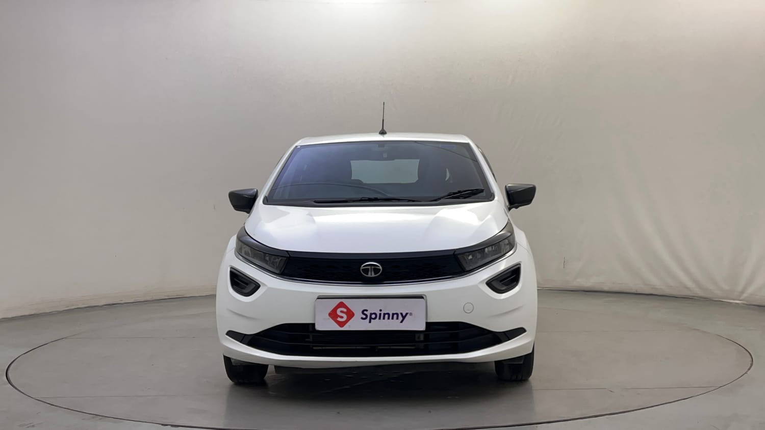 Used 2024 Tata Altroz XM Petrol Petrol Manual exterior FRONT VIEW