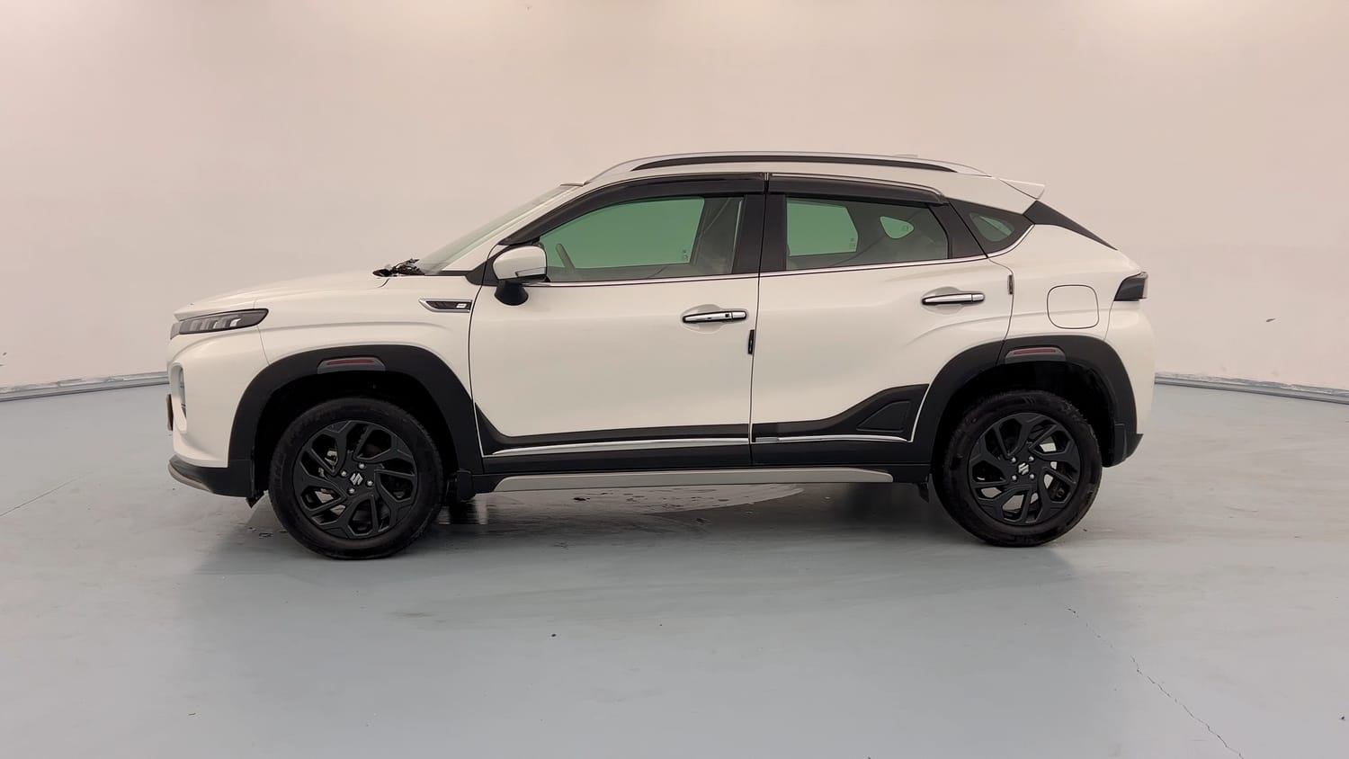 Used 2025 Maruti Suzuki Fronx Zeta 1.0L Turbo MT Petrol Manual exterior LEFT SIDE VIEW