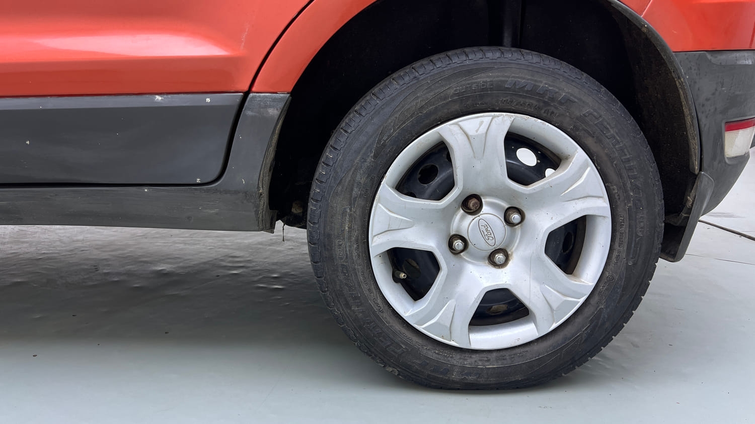 Used 2015 Ford EcoSport Ambiente 1.5 TDCi Diesel Manual tyres LEFT REAR TYRE RIM VIEW