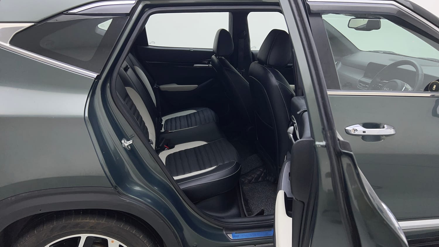 Used 2024 Kia Seltos GTX Plus 1.5 Turbo Petrol DCT Petrol Automatic interior RIGHT SIDE REAR DOOR CABIN VIEW