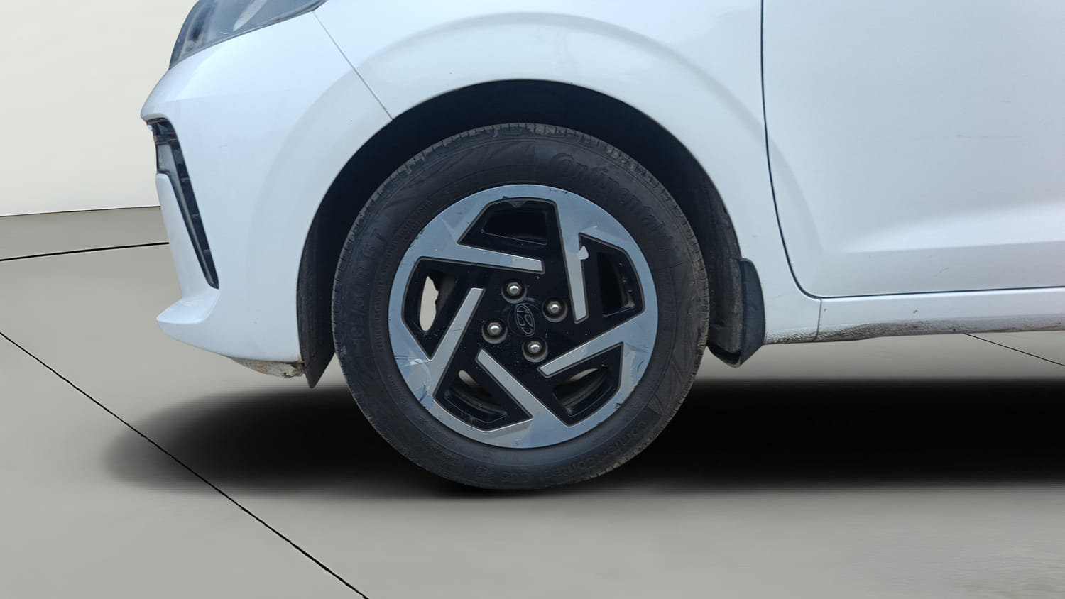Used 2024 Hyundai Aura S 1.2 Petrol Petrol Manual tyres LEFT FRONT TYRE RIM VIEW