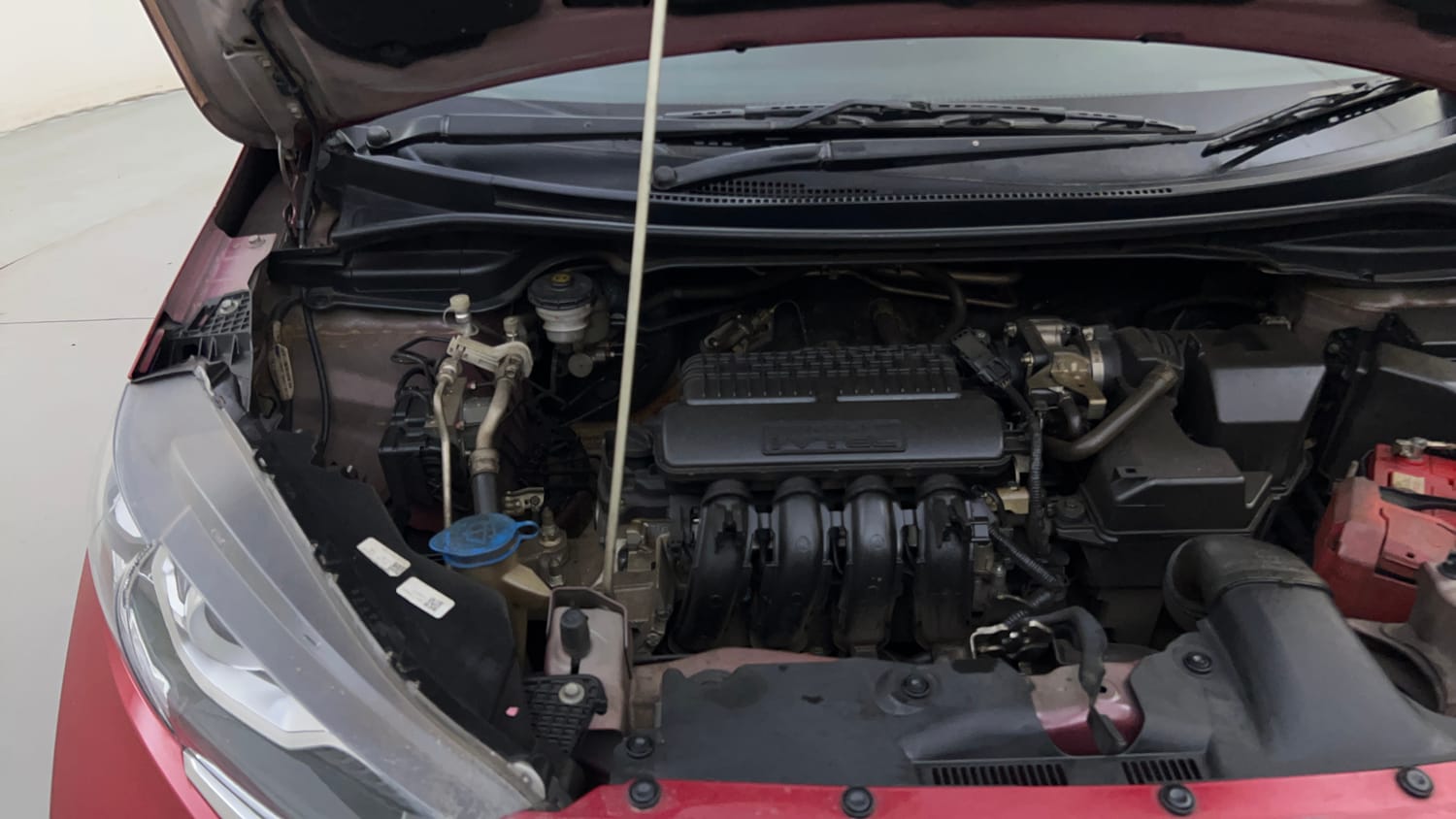 Used 2020 Honda WR-V VX MT Petrol Petrol Manual engine ENGINE RIGHT SIDE HINGE & APRON VIEW