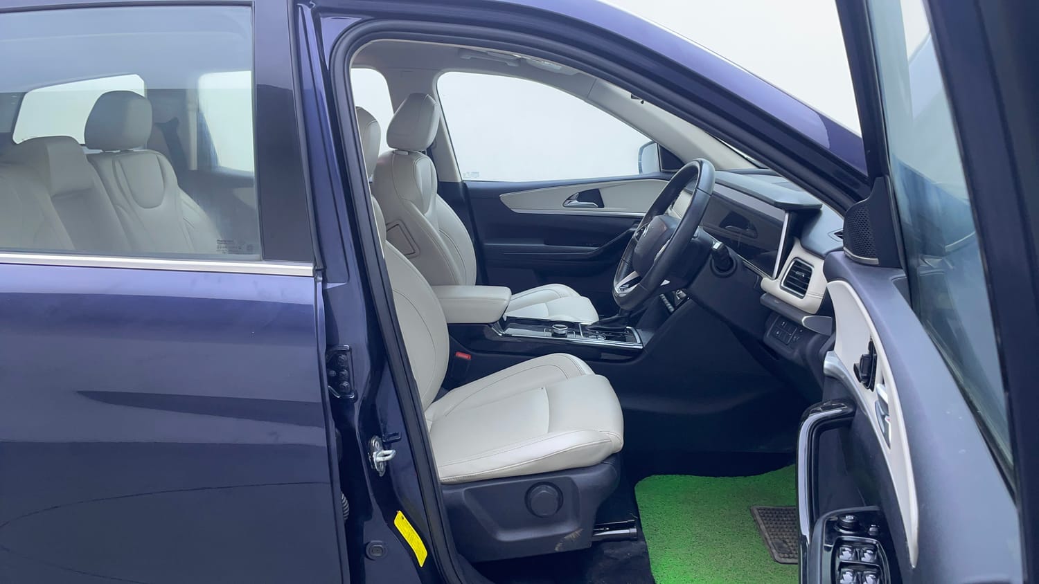 Used 2021 Mahindra XUV700 AX 7 Petrol AT Luxury Pack 7 STR Petrol Automatic interior RIGHT SIDE FRONT DOOR CABIN VIEW