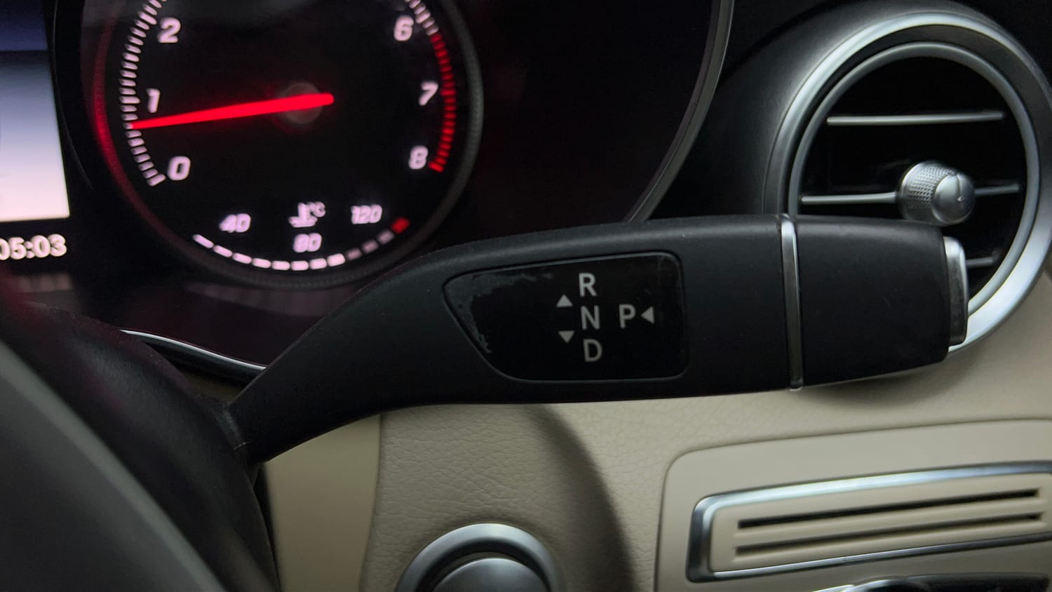 Used 2015 Mercedes-Benz C-Class C 200 Avantgarde Petrol Automatic interior GEAR  KNOB VIEW