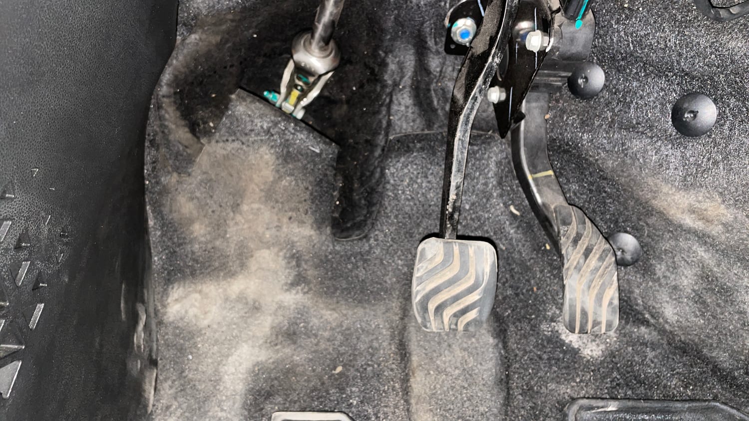Used 2022 Renault Kiger RXZ AMT Dual Tone Petrol Automatic interior PEDALS VIEW