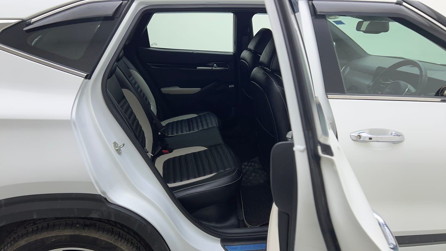 Used 2025 Kia Seltos GTX Plus 1.5 Turbo Petrol DCT Petrol Automatic interior RIGHT SIDE REAR DOOR CABIN VIEW