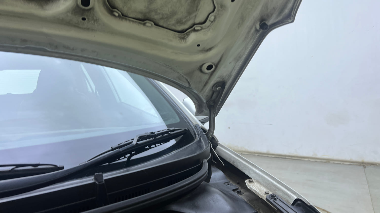 Used 2015 Hyundai i20 Active 1.2 S Petrol Manual engine ENGINE LEFT SIDE HINGE & APRON VIEW