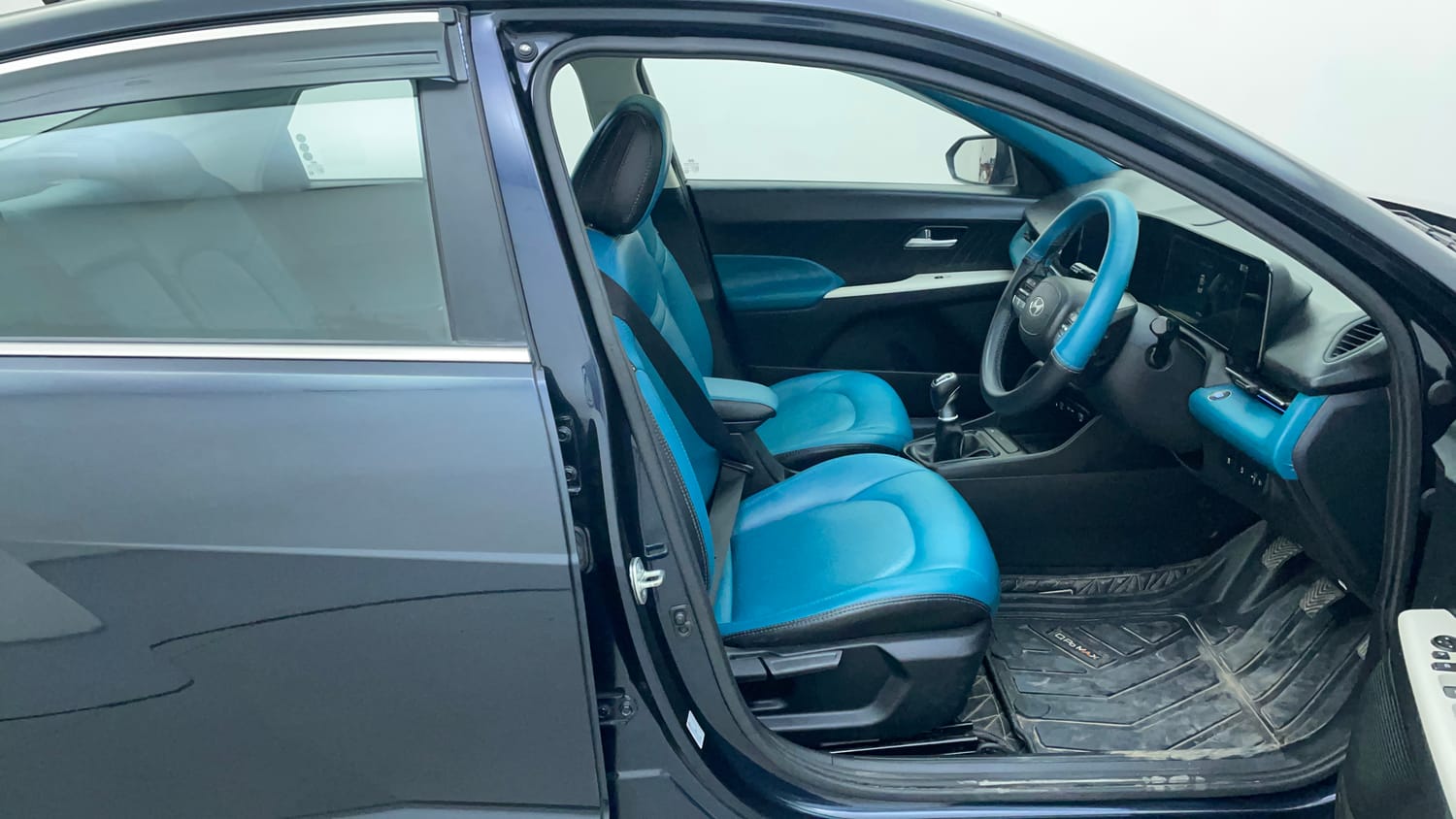 Used 2023 Hyundai Verna SX 1.5 MPi Petrol Manual interior RIGHT SIDE FRONT DOOR CABIN VIEW