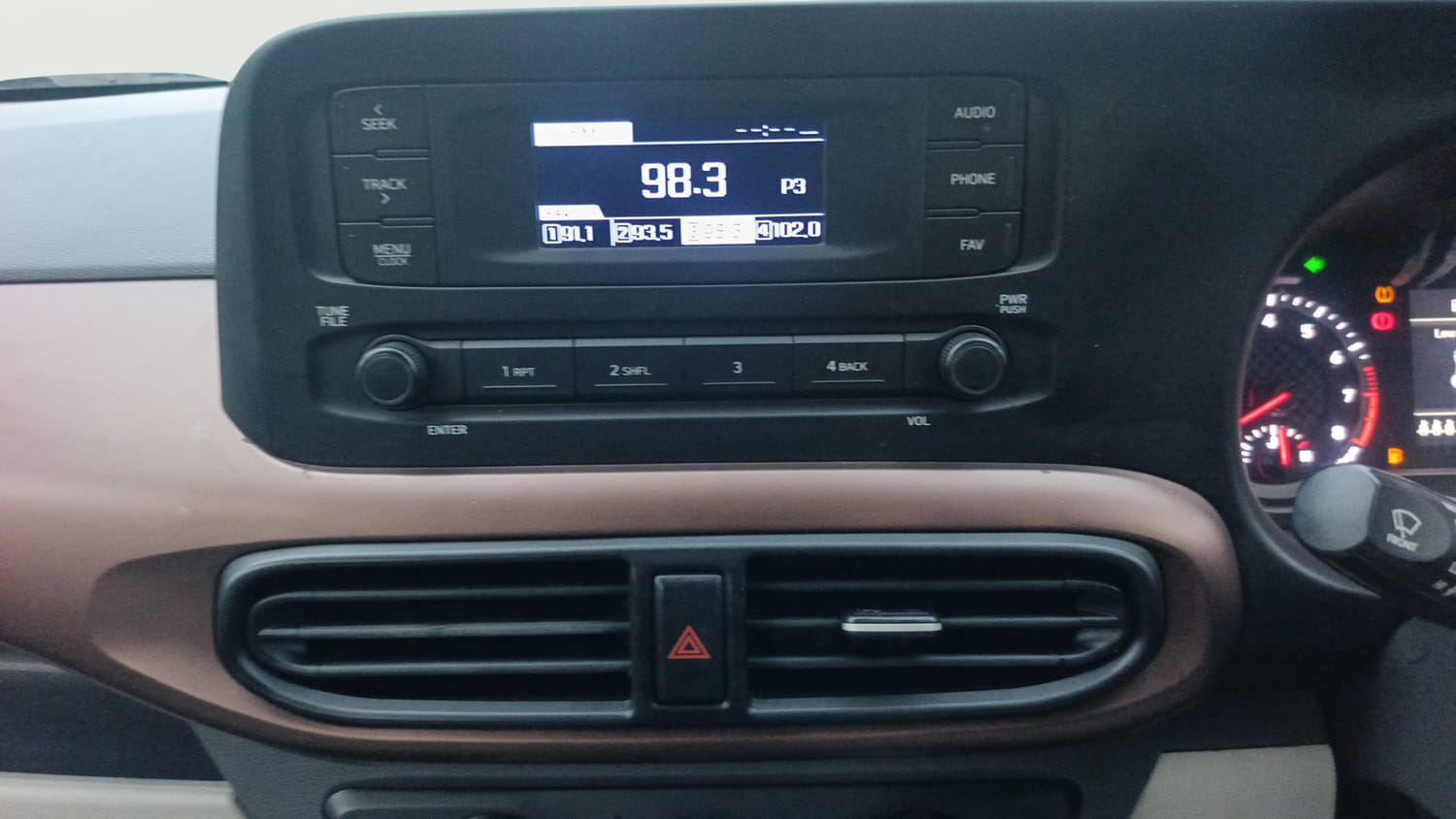 Used 2024 Hyundai Aura S 1.2 Petrol Petrol Manual interior MUSIC SYSTEM & AC CONTROL VIEW