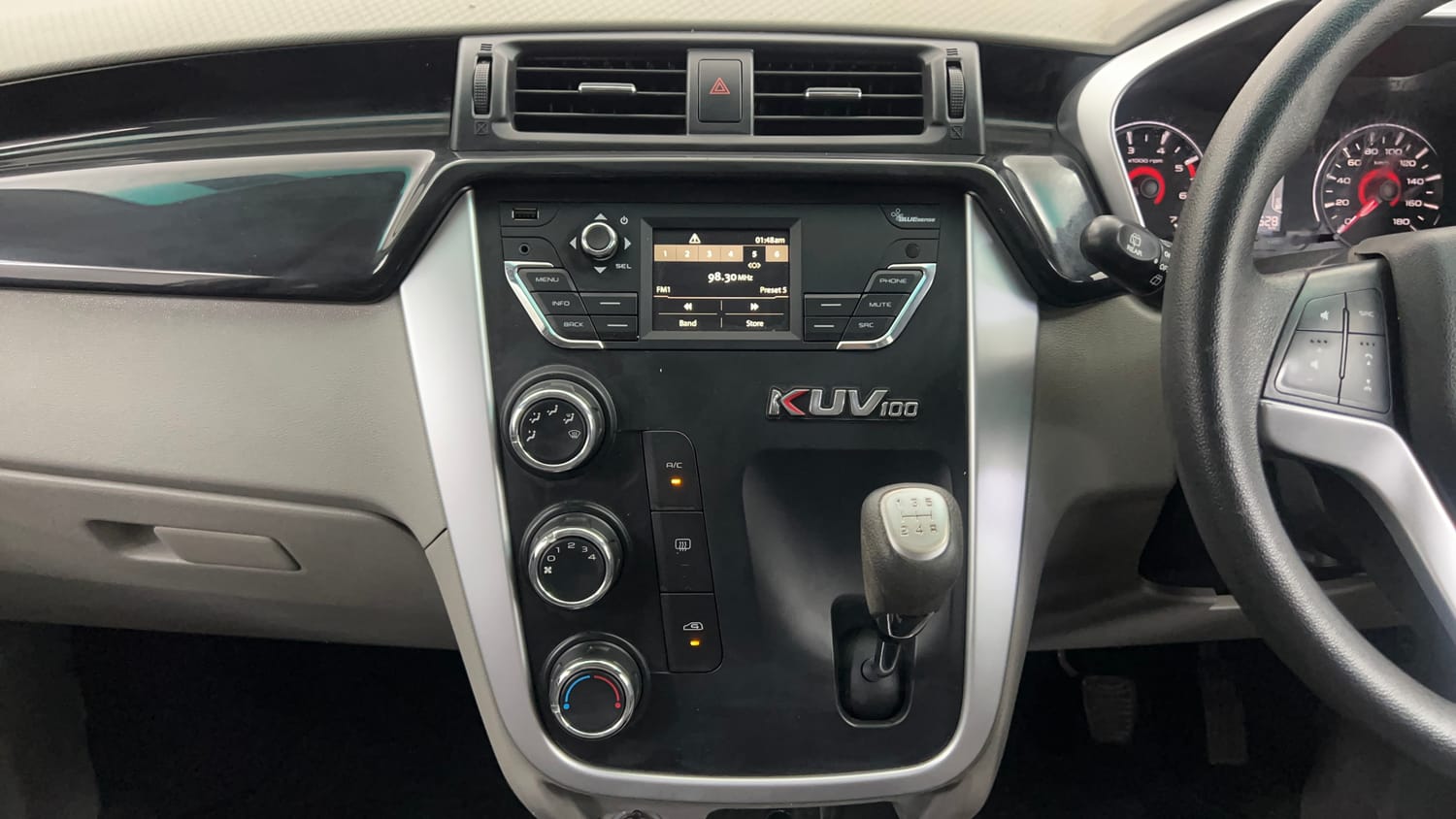 Used 2017 Mahindra KUV100 K8 6 STR Petrol Manual interior MUSIC SYSTEM & AC CONTROL VIEW