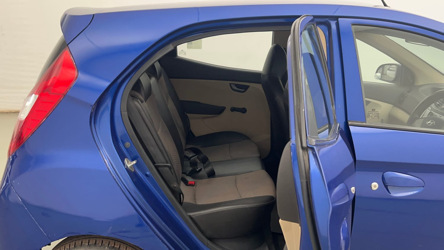 Used 2017 Hyundai Eon Sportz Petrol Manual interior RIGHT SIDE REAR DOOR CABIN VIEW