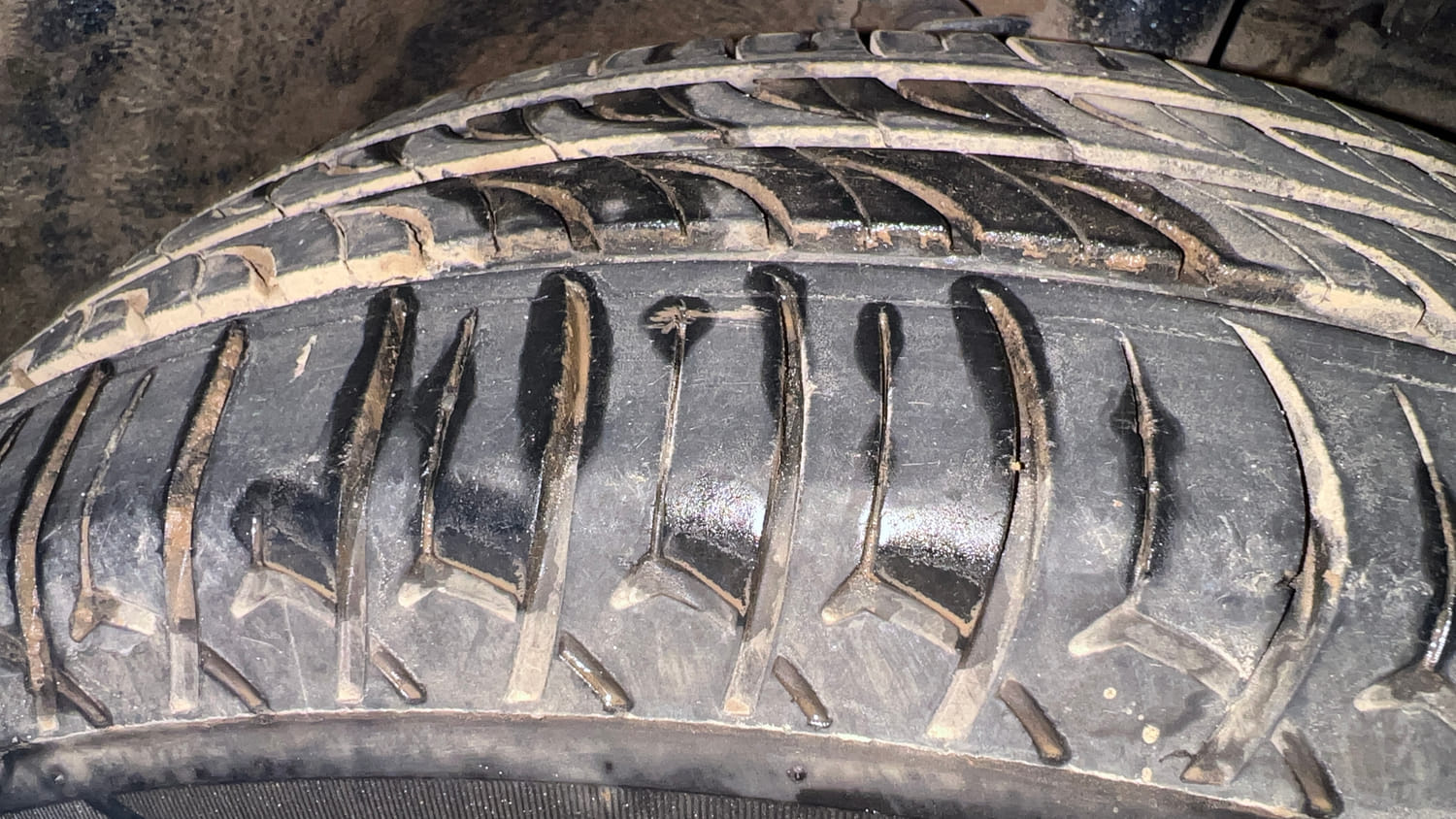 Used 2013 Nissan Sunny XL Petrol Manual tyres RIGHT FRONT TYRE TREAD VIEW