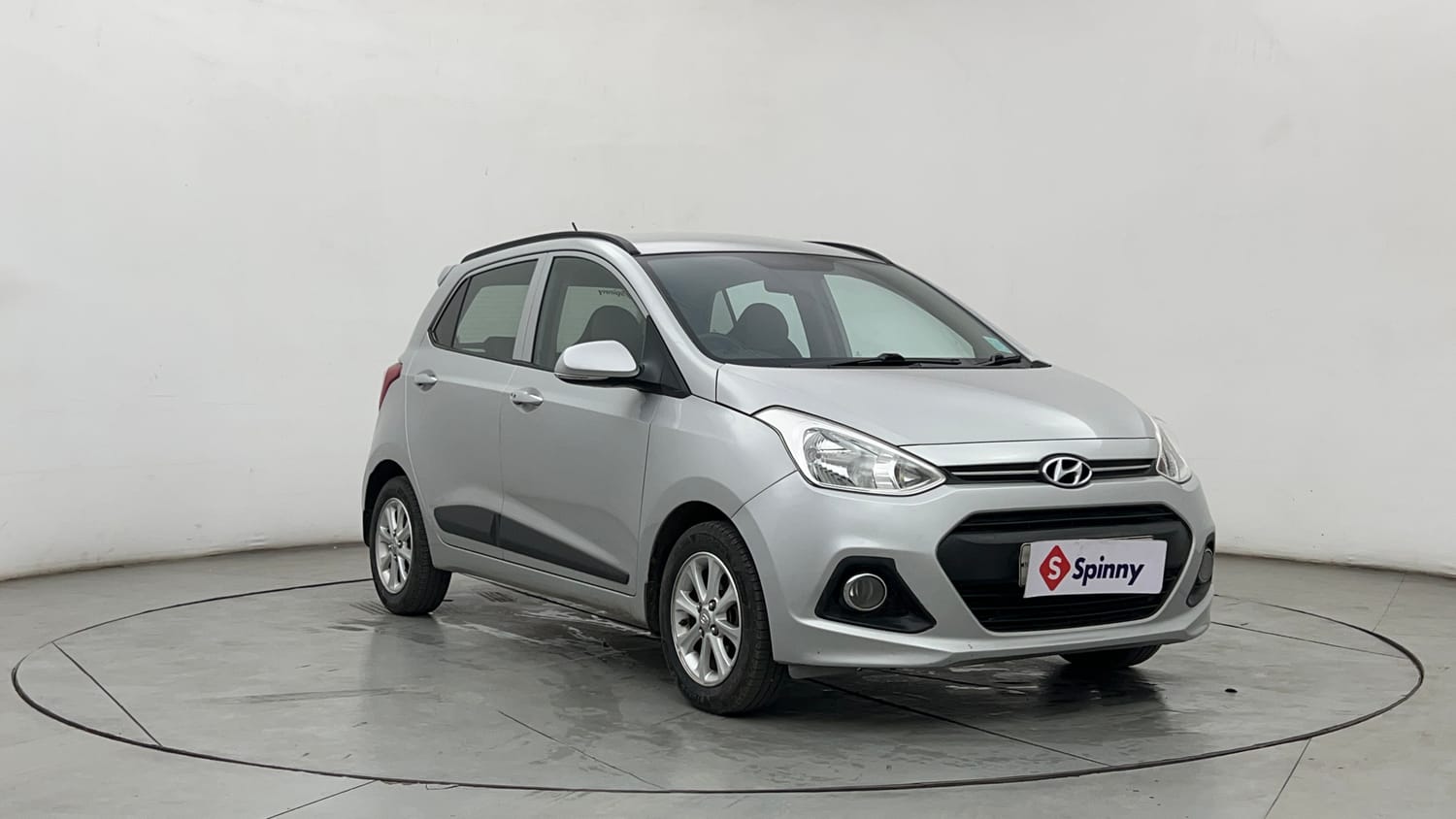 Used 2015 Hyundai Grand i10 Asta AT 1.2 Kappa VTVT Petrol Automatic exterior RIGHT FRONT CORNER VIEW